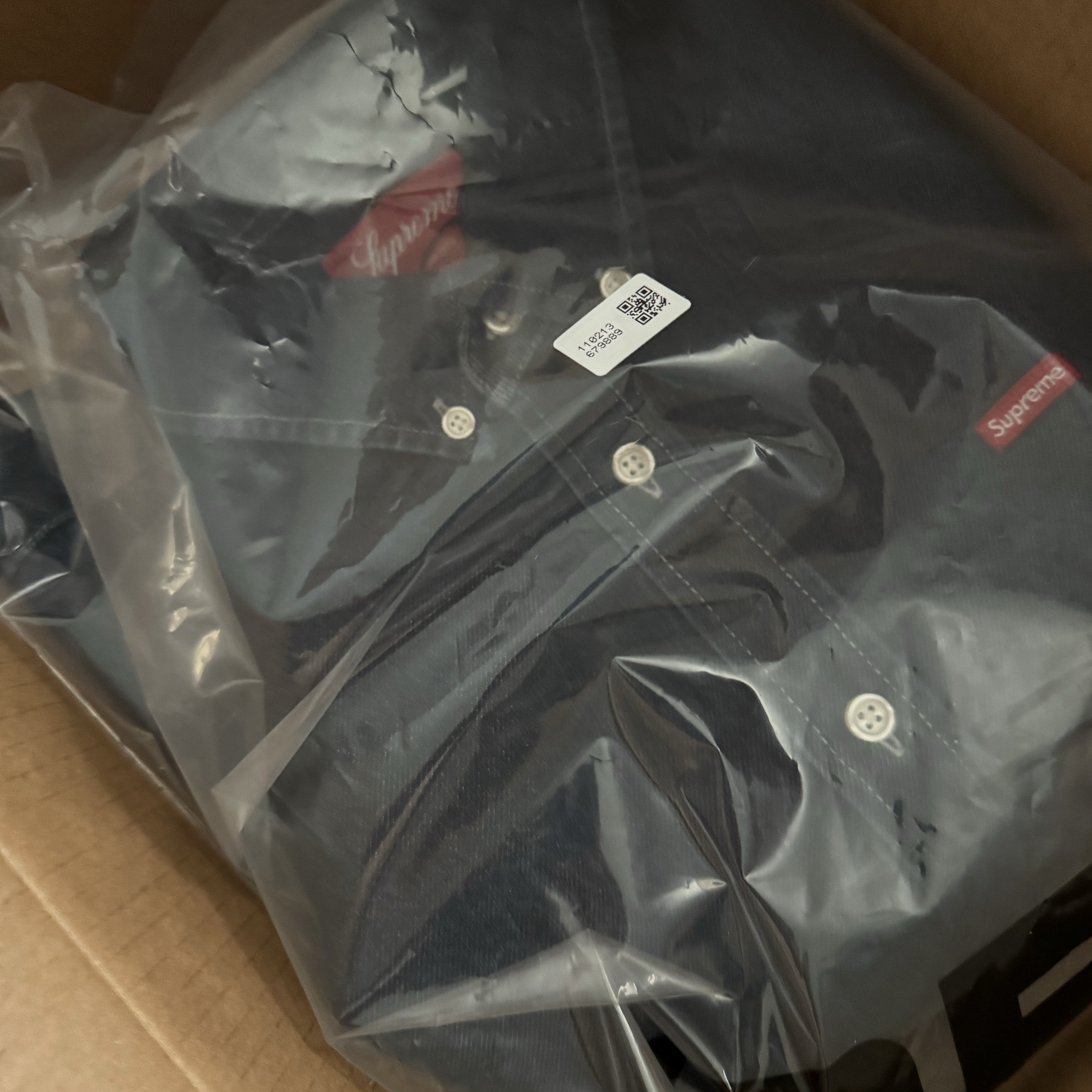 Supreme Small Box Shirt Denim - 22FW 착용 스타일