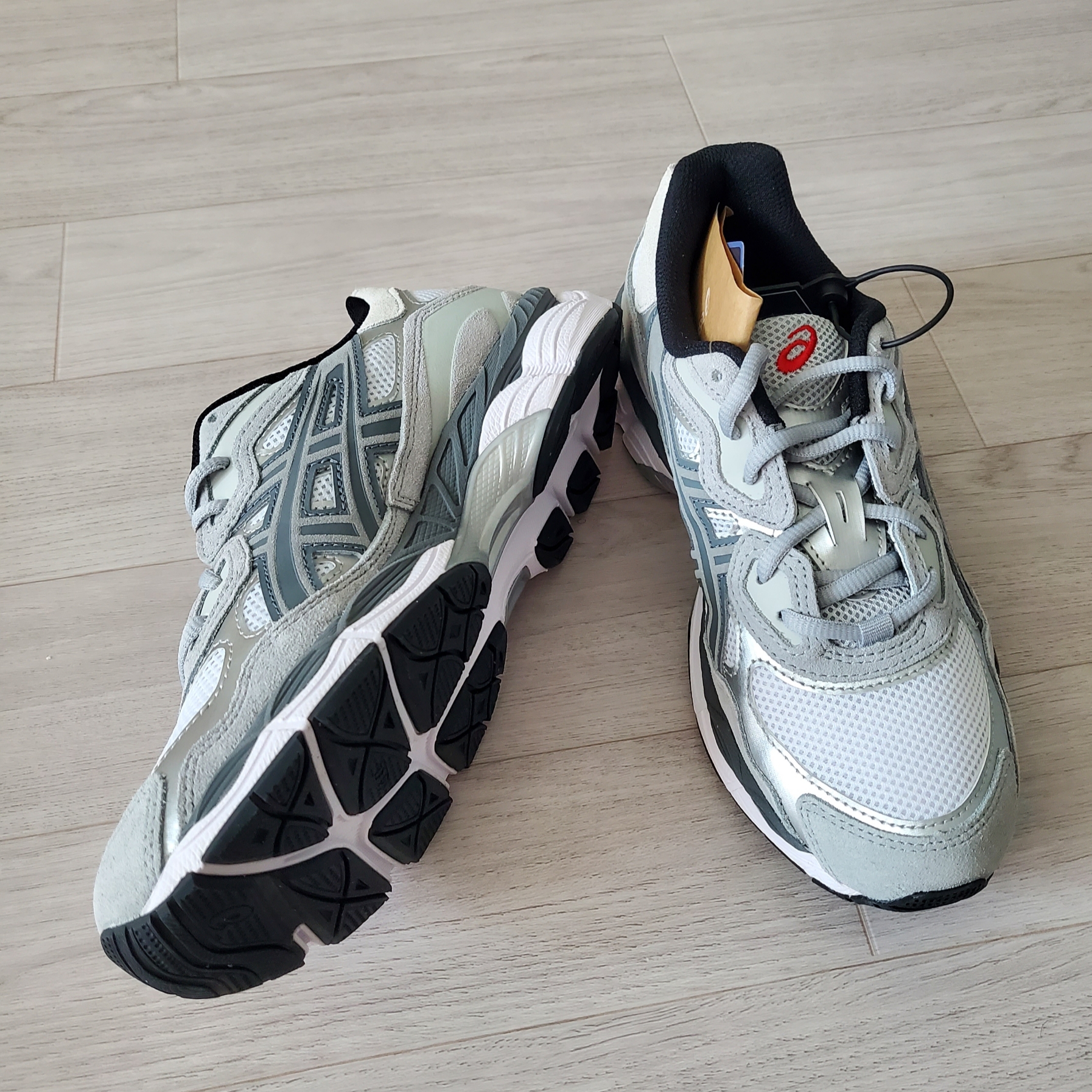 Asics Gel-NYC White Steel Grey 착용 스타일 - 3