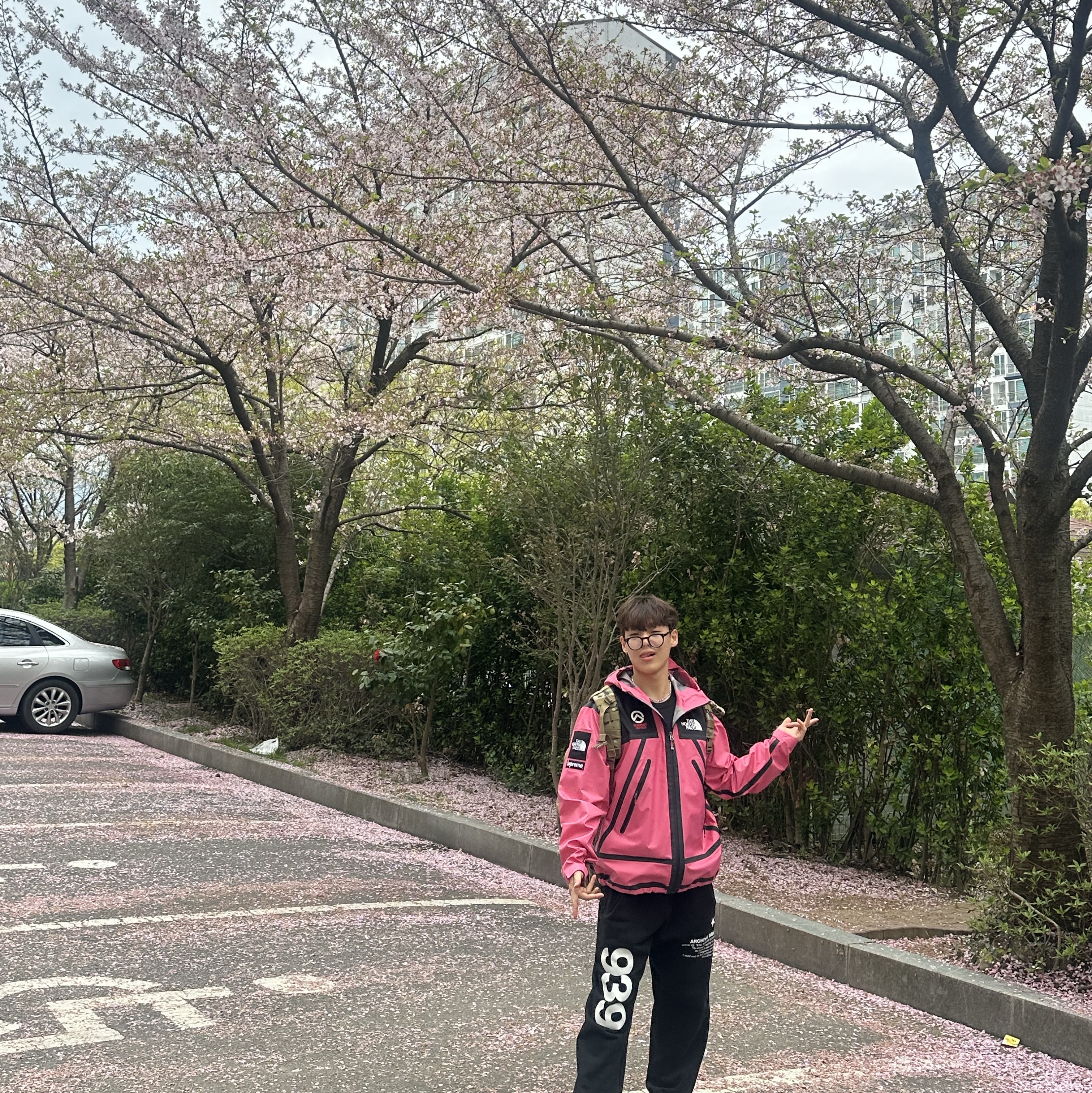 Supreme x The North Face Summit Series Outer Tape Seam Jacket Pink - 21SS 착용 스타일 - 1