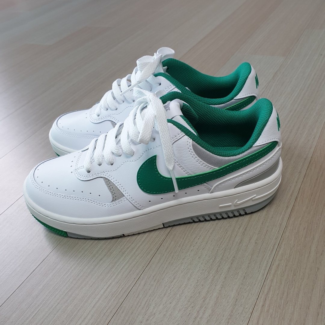 (W) Nike Gamma Force White Malachite 착용 스타일 - 2