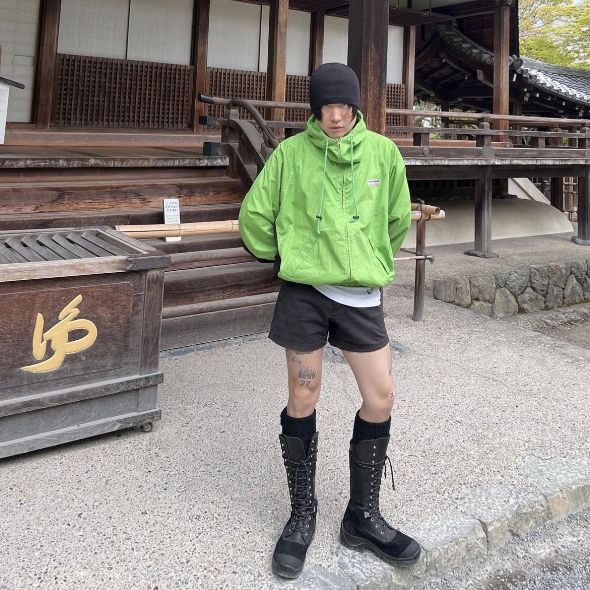 Cotchs Hitchhiker Windbreaker Yellow Green, Cotchs Hitchhiker Windbreaker Brown 착용 스타일