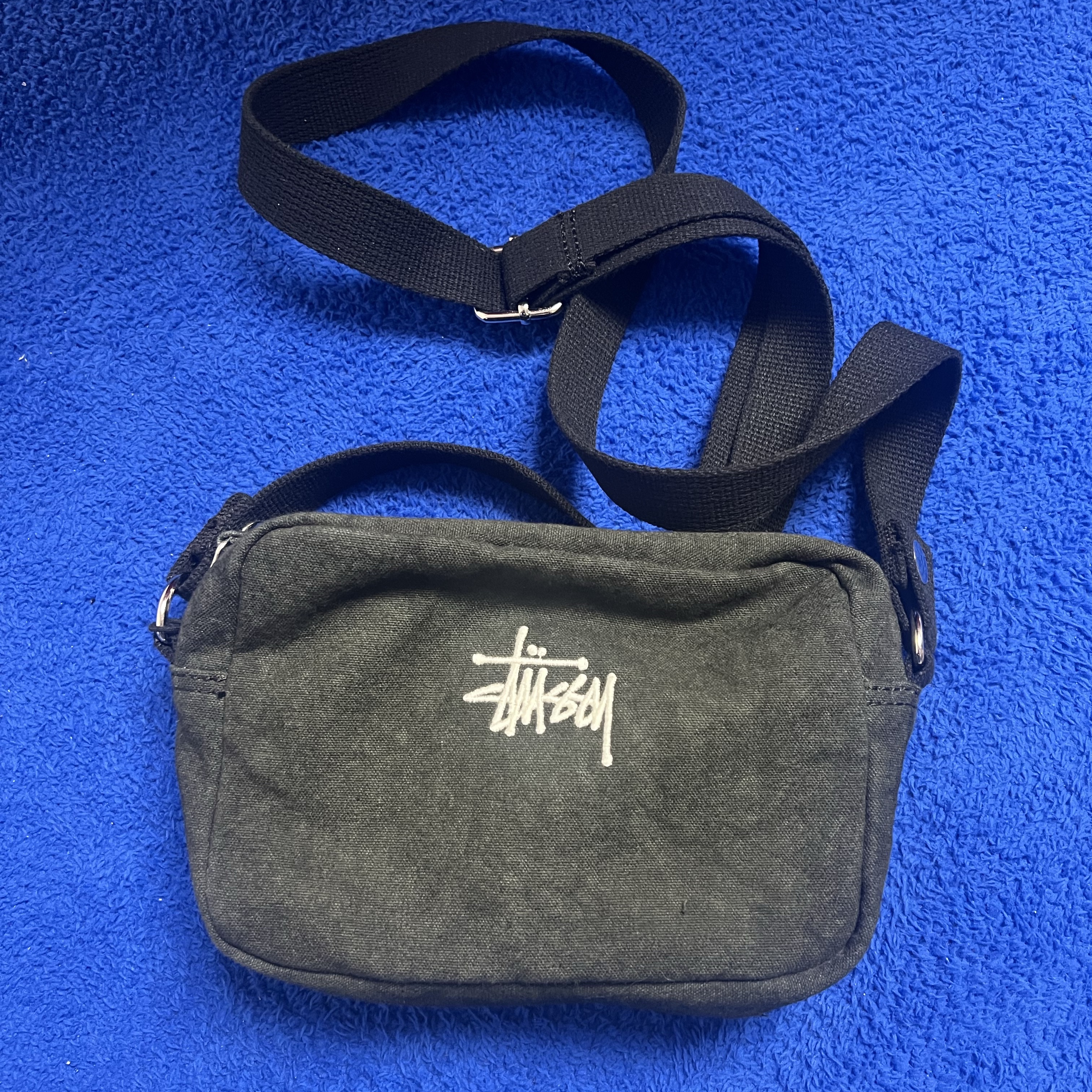 Stussy Canvas Side Pouch Washed Black 착용 스타일 - 1