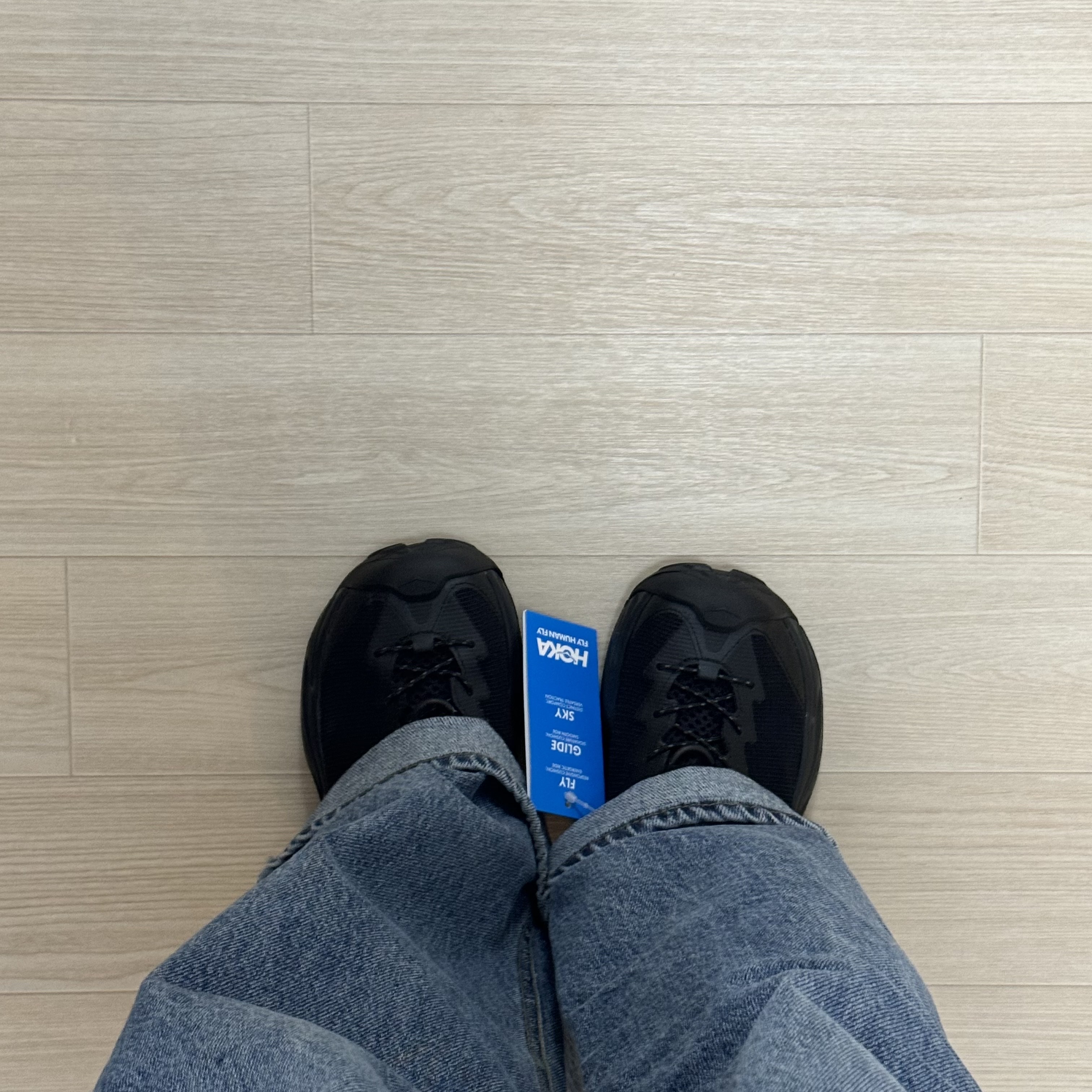 (W) Hoka Hopara 2 Black 착용 스타일 - 1