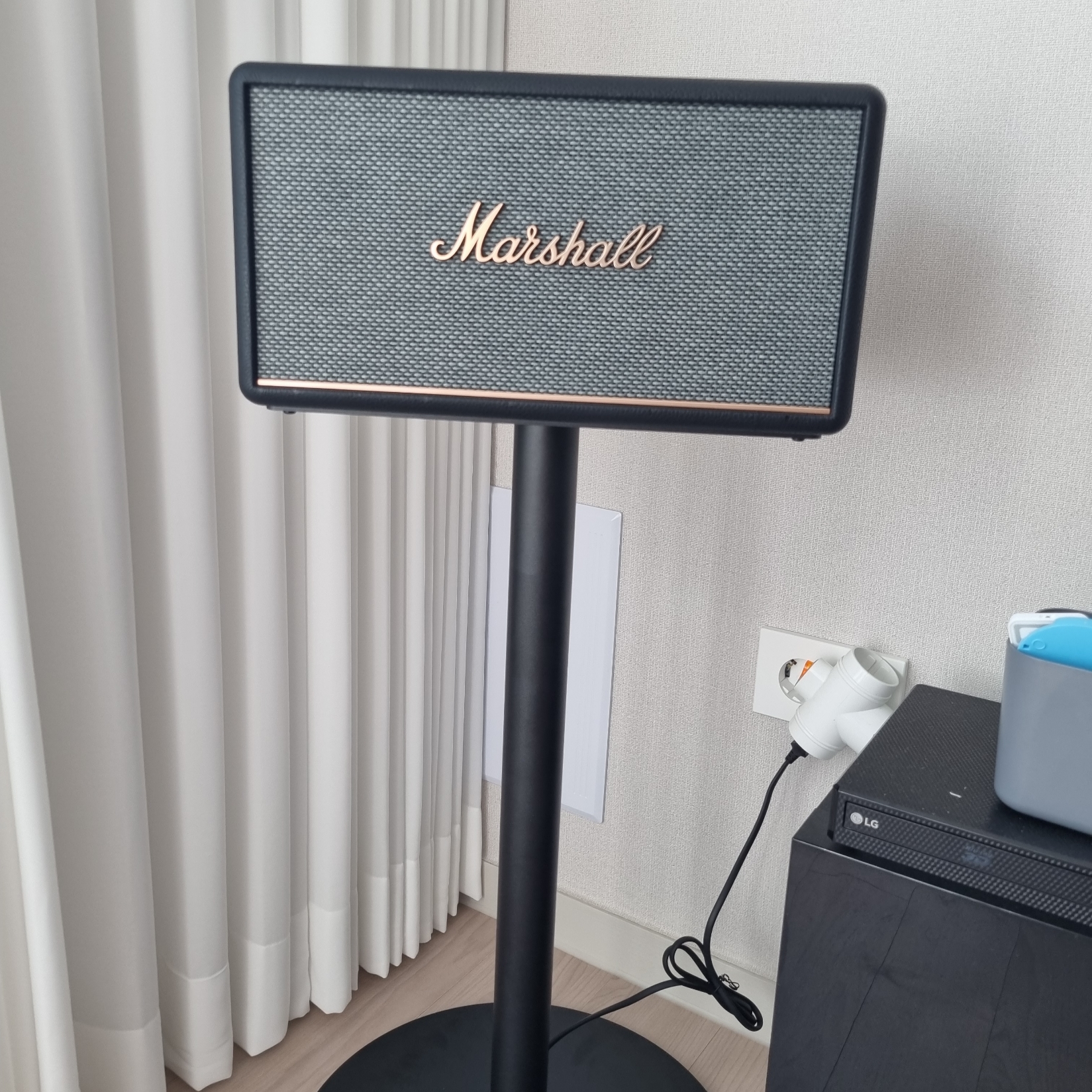 Marshall Stanmore III Bluetooth Black (Korean Ver.) 착용 스타일