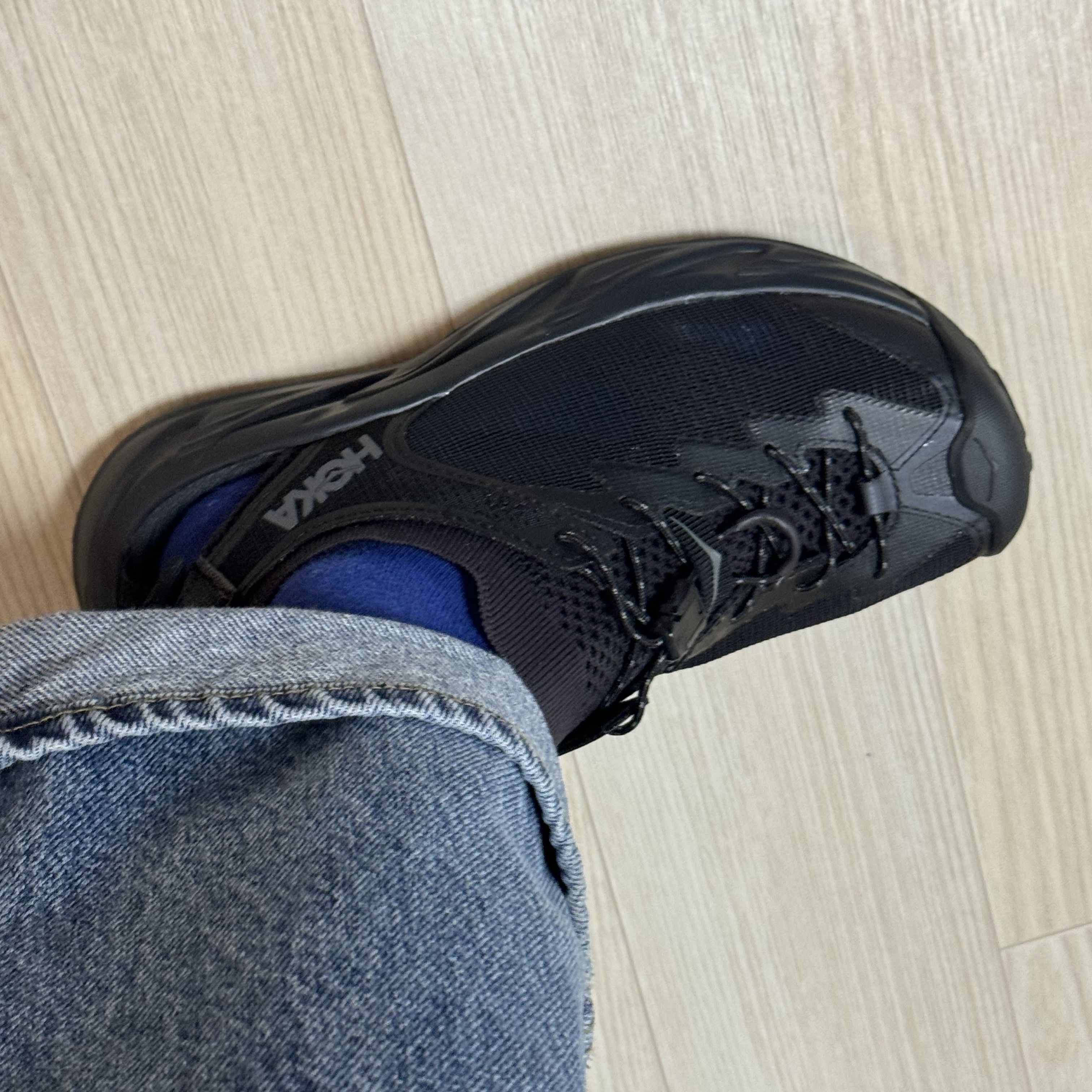 (W) Hoka Hopara 2 Black 착용 스타일 - 2