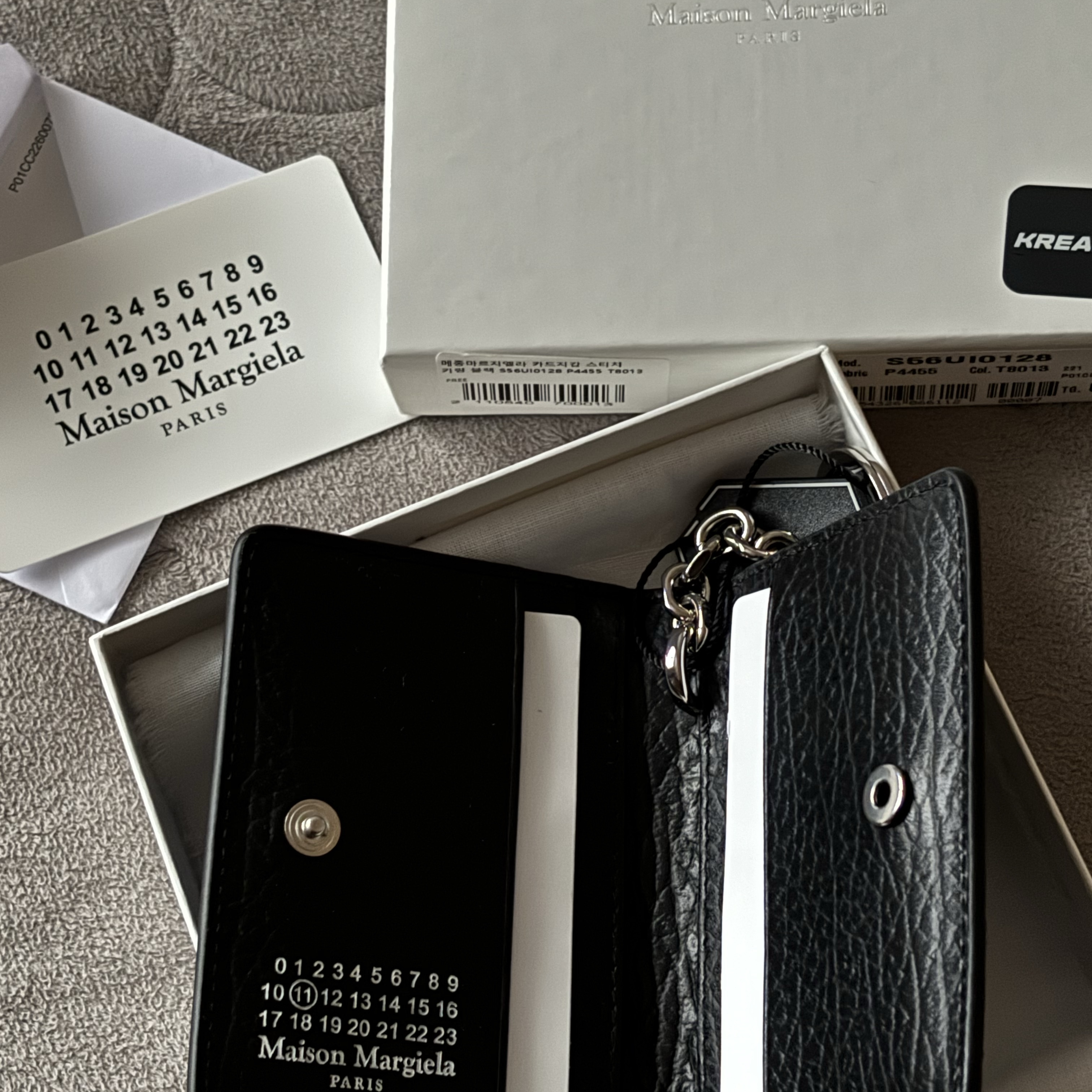 Maison Margiela Keyring Wallet Black 착용 스타일 - 2