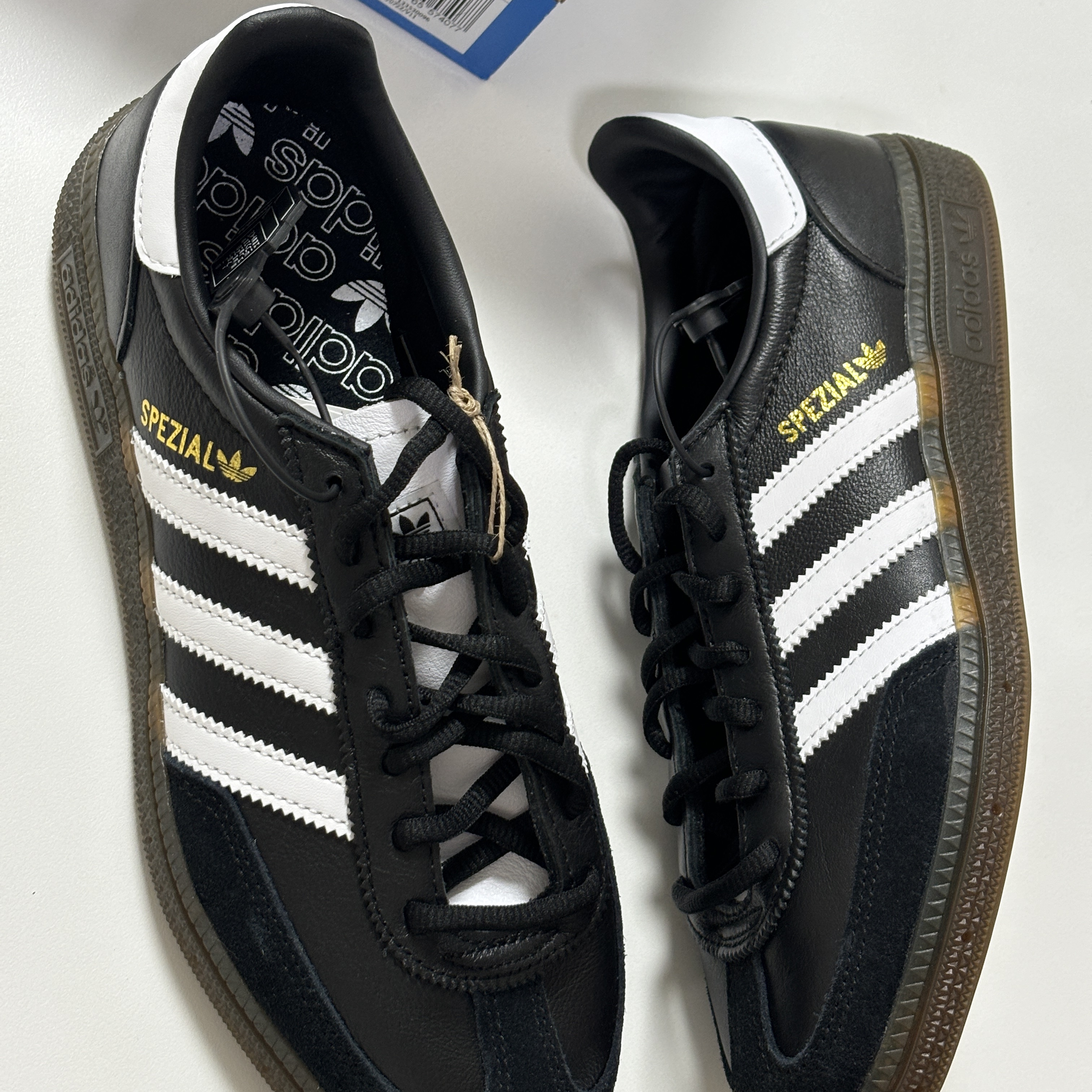 Adidas Spezial Handball Core Black White 착용 스타일 - 3