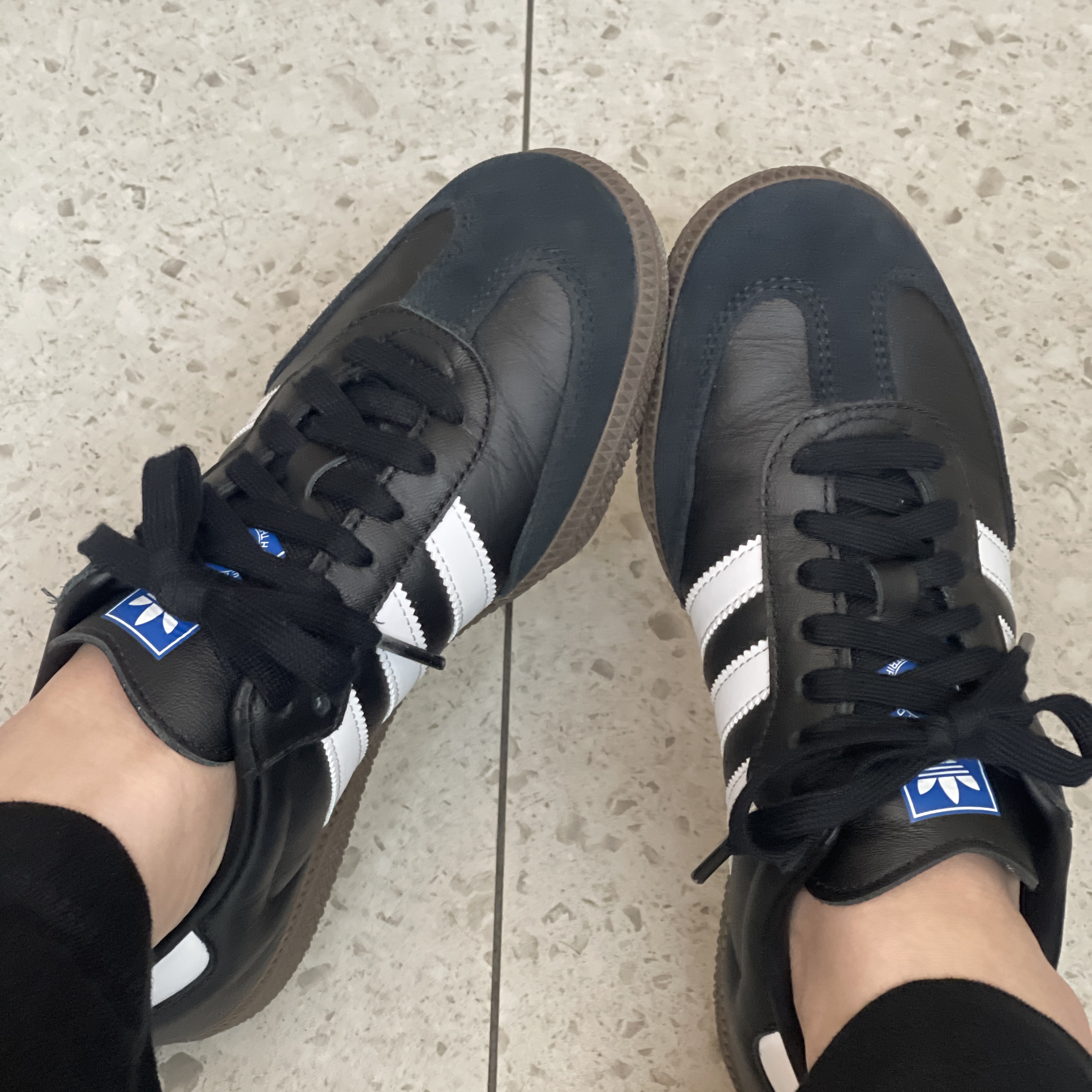 Adidas Samba OG Black White Gum 착용 스타일