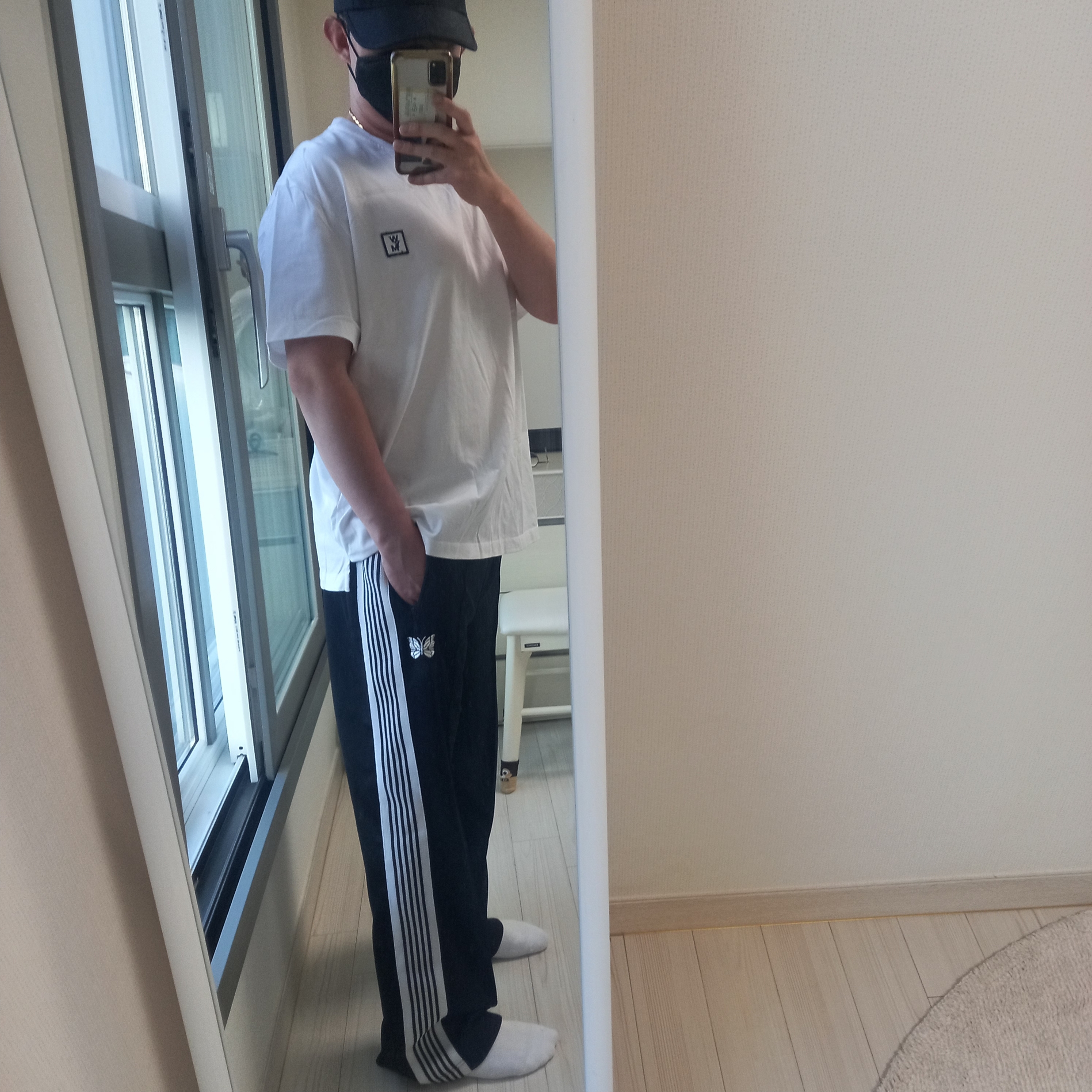 Supreme x The North Face Split 6-Panel Black - 24SS, Wooyoungmi Cotton Back Logo T-Shirt White - 24SS 착용 스타일 - 3
