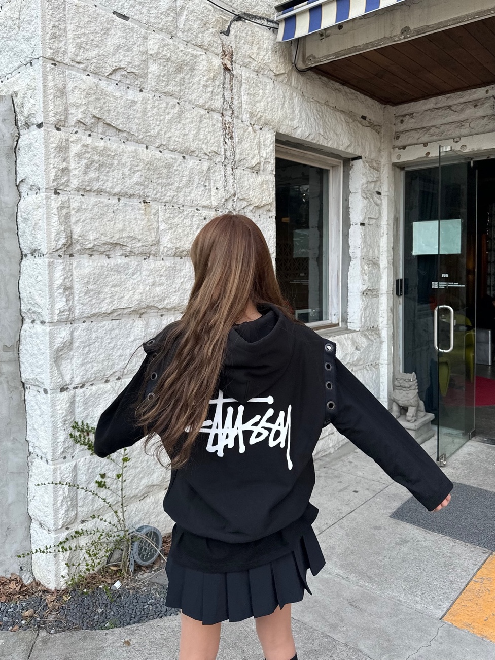 Nike x Martine Rose Shox MR4 Black, Junya Watanabe x Stussy Hooded Vest Black 착용 스타일 - 4