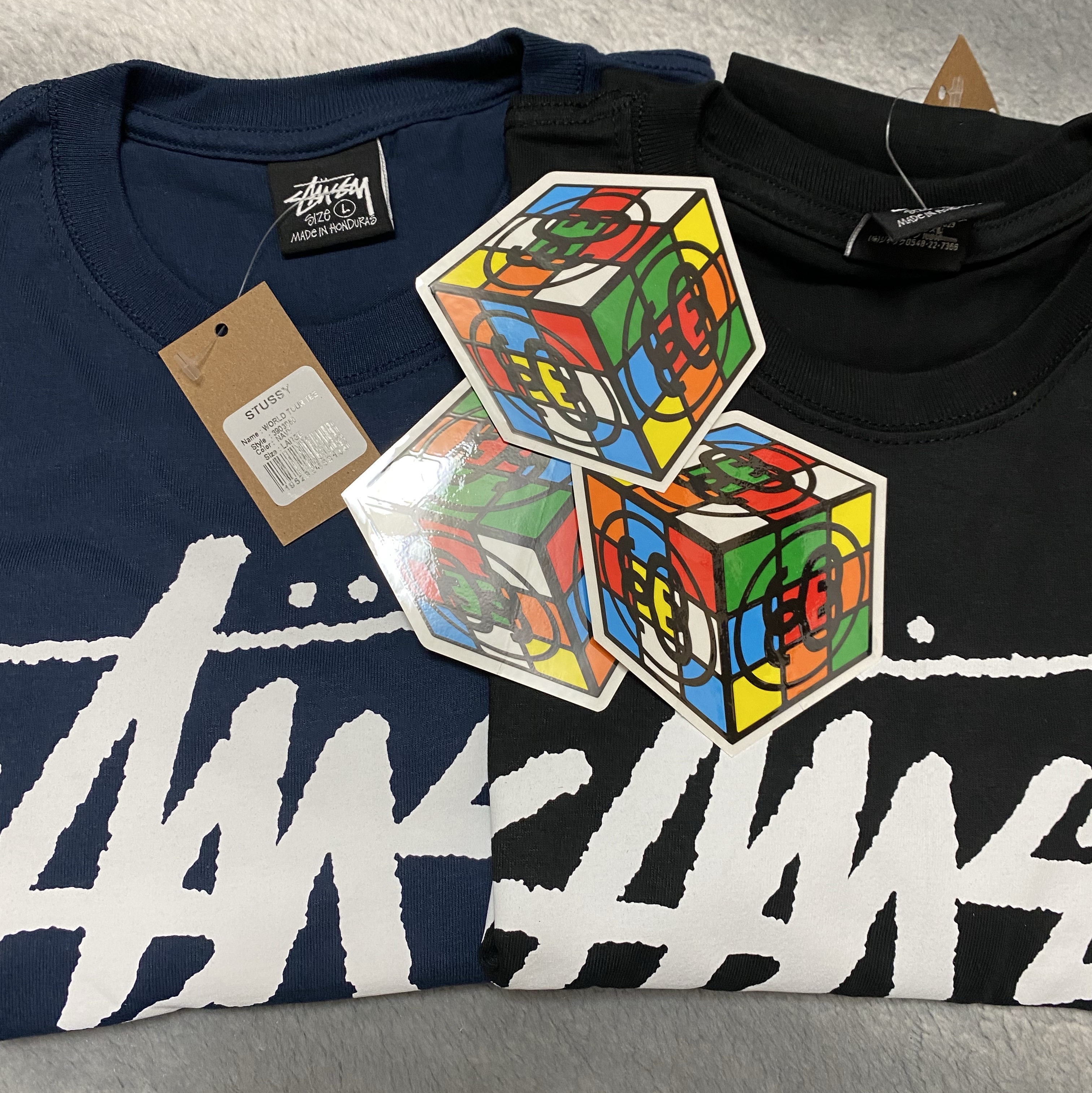 Stussy World Tour T-Shirt Navy 2024,2025, Stussy World Tour T-Shirt Black 착용 스타일