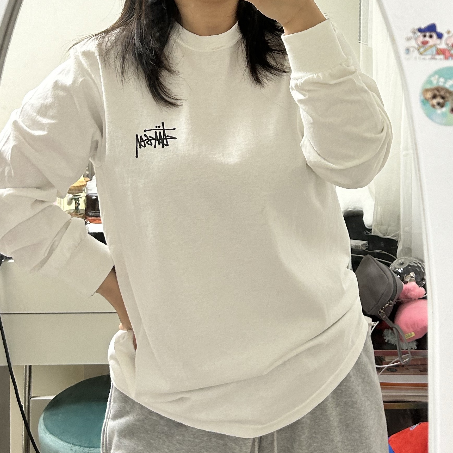 Stussy Basic Stussy LS T-Shirt White 2023 착용 스타일 - 3