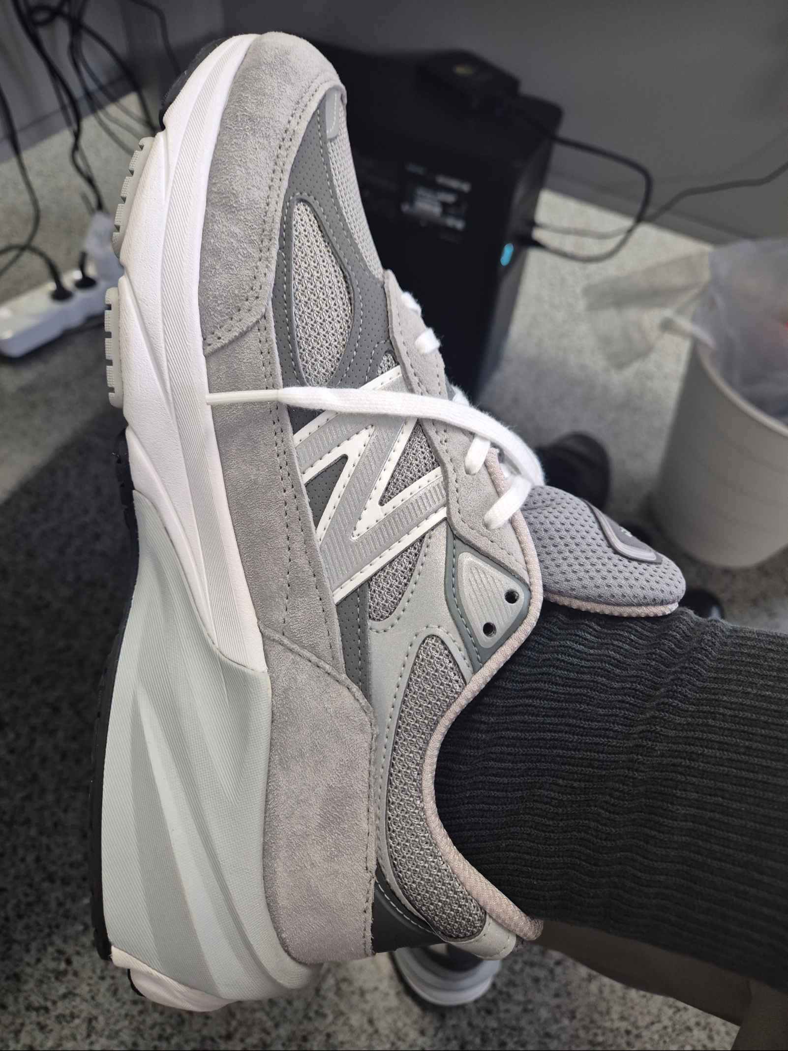 New Balance 990v6 Made in USA Grey - D Standard 착용 스타일
