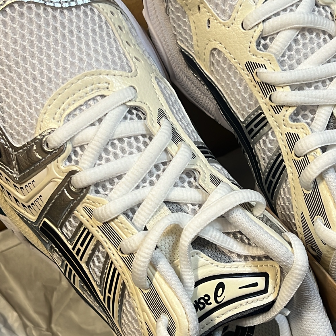 (W) Asics Gel-Kayano 14 White Midnight 착용 스타일