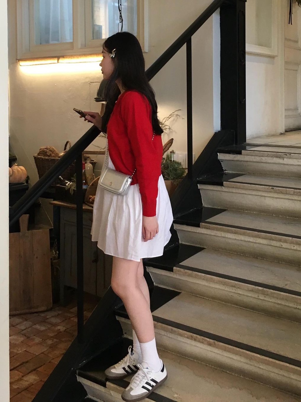 Heeari Women Poppy Chain Mini Bag Silver, Heeari Women Poppy Chain Mini Bag Ivory 착용 스타일