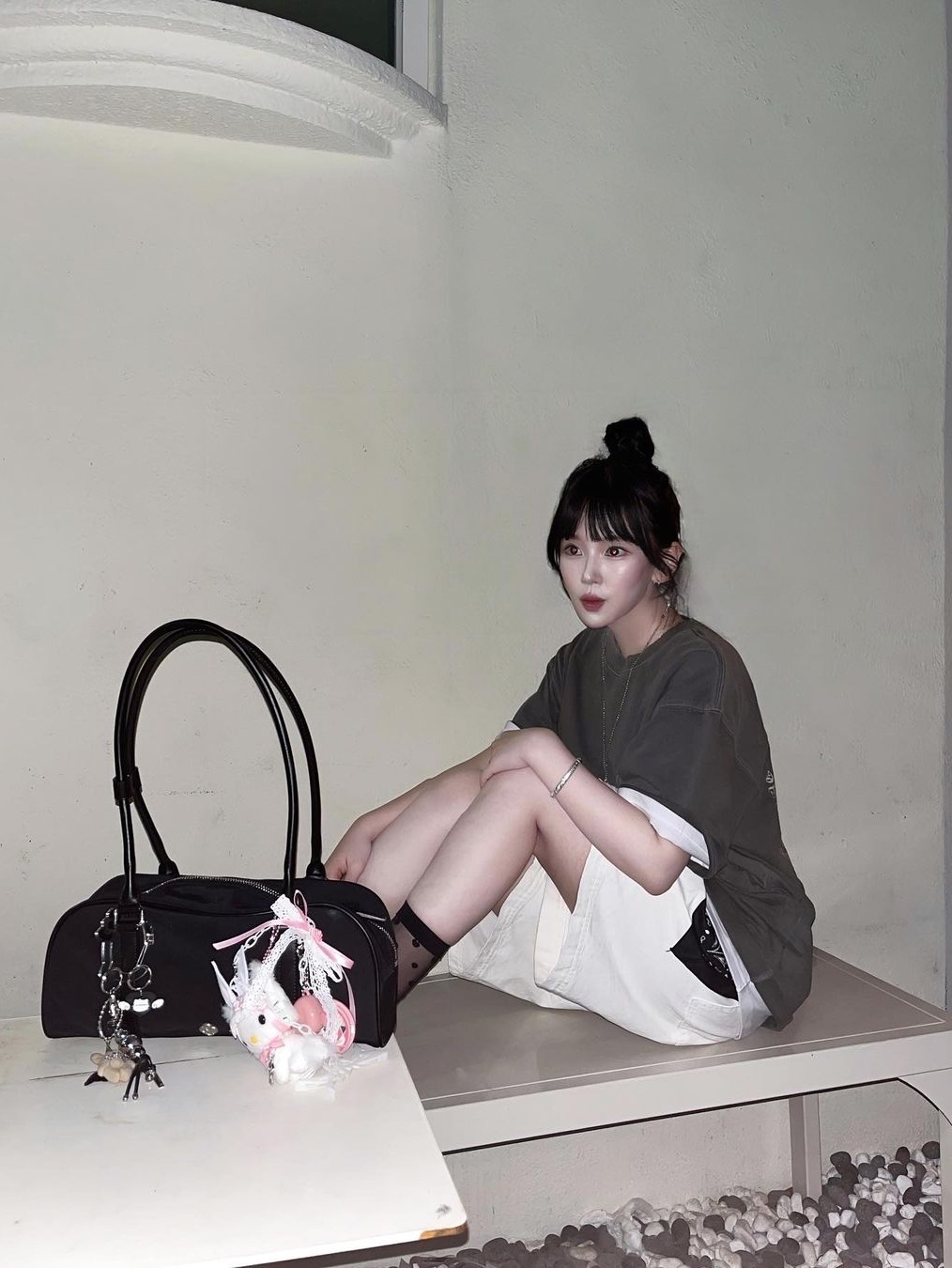 Heeari Women Ember Boston Bag Black, Heeari Women Ember Boston Bag Brown 착용 스타일