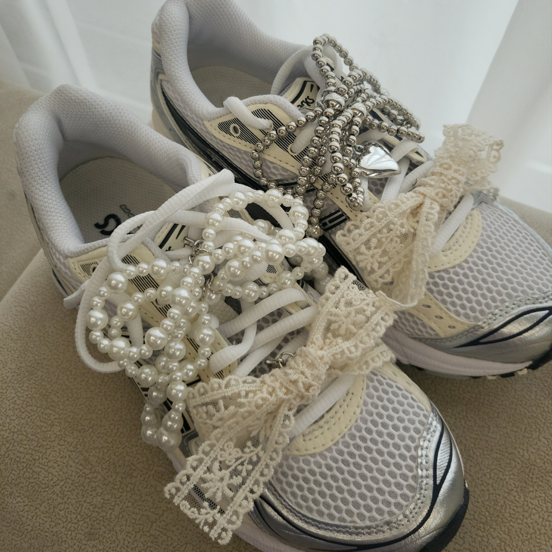 (W) Asics Gel-Kayano 14 White Midnight 착용 스타일