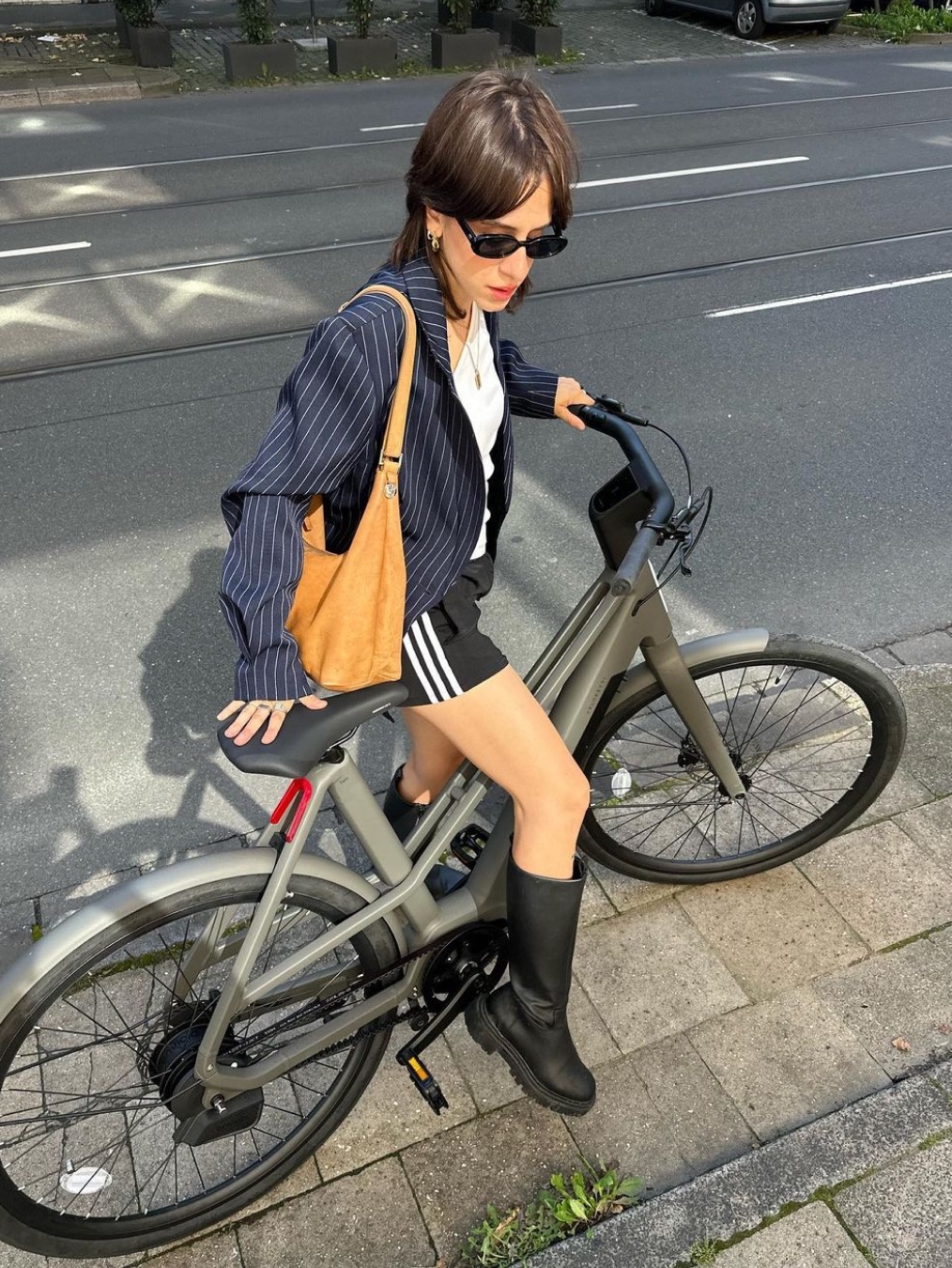 (W) Adidas x Sporty & Rich Shorts Legend Ink - KR Sizing, (W) Adidas 3-Stripes Woven Shorts Black - KR Sizing 착용 스타일 - 2