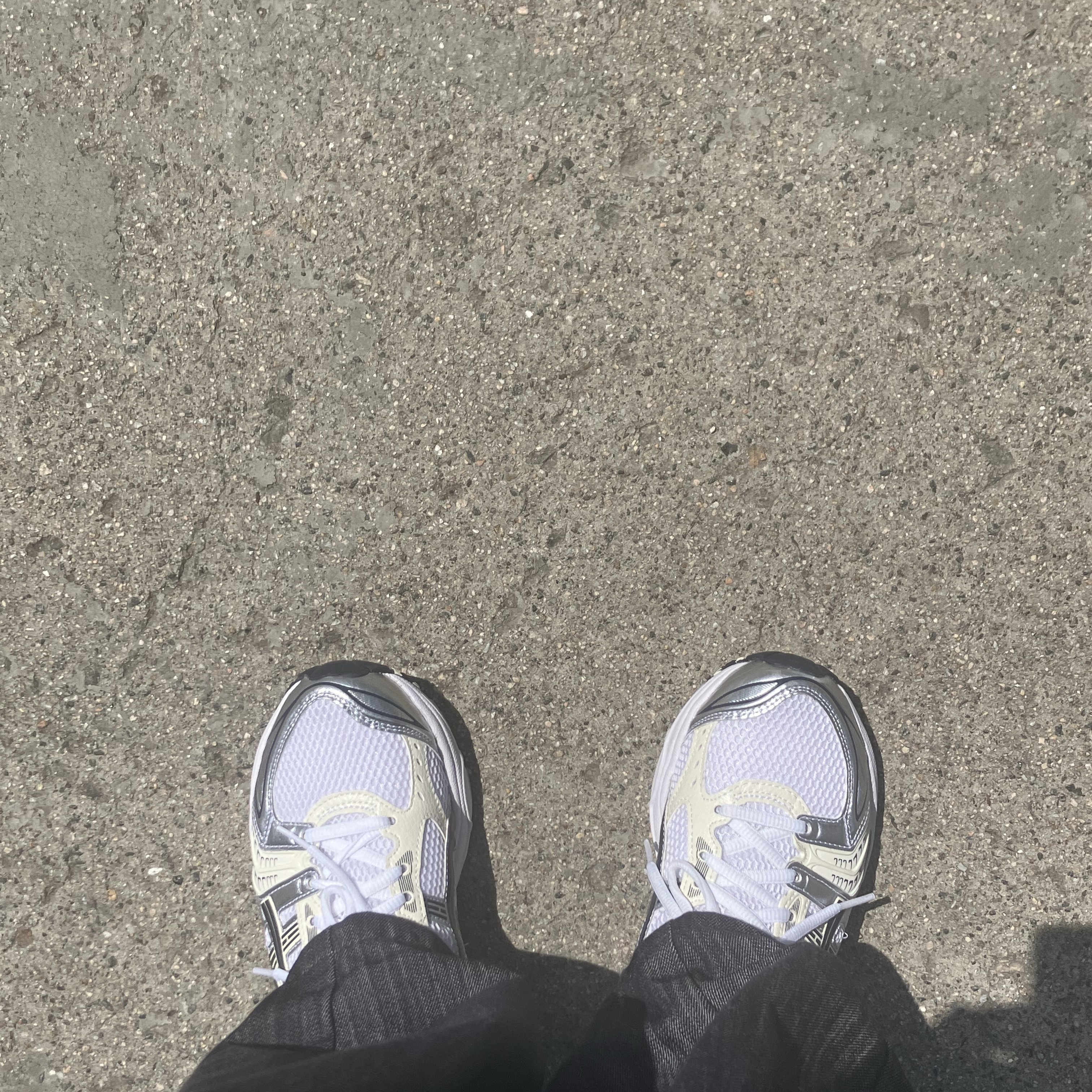 (W) Asics Gel-Kayano 14 White Midnight 착용 스타일
