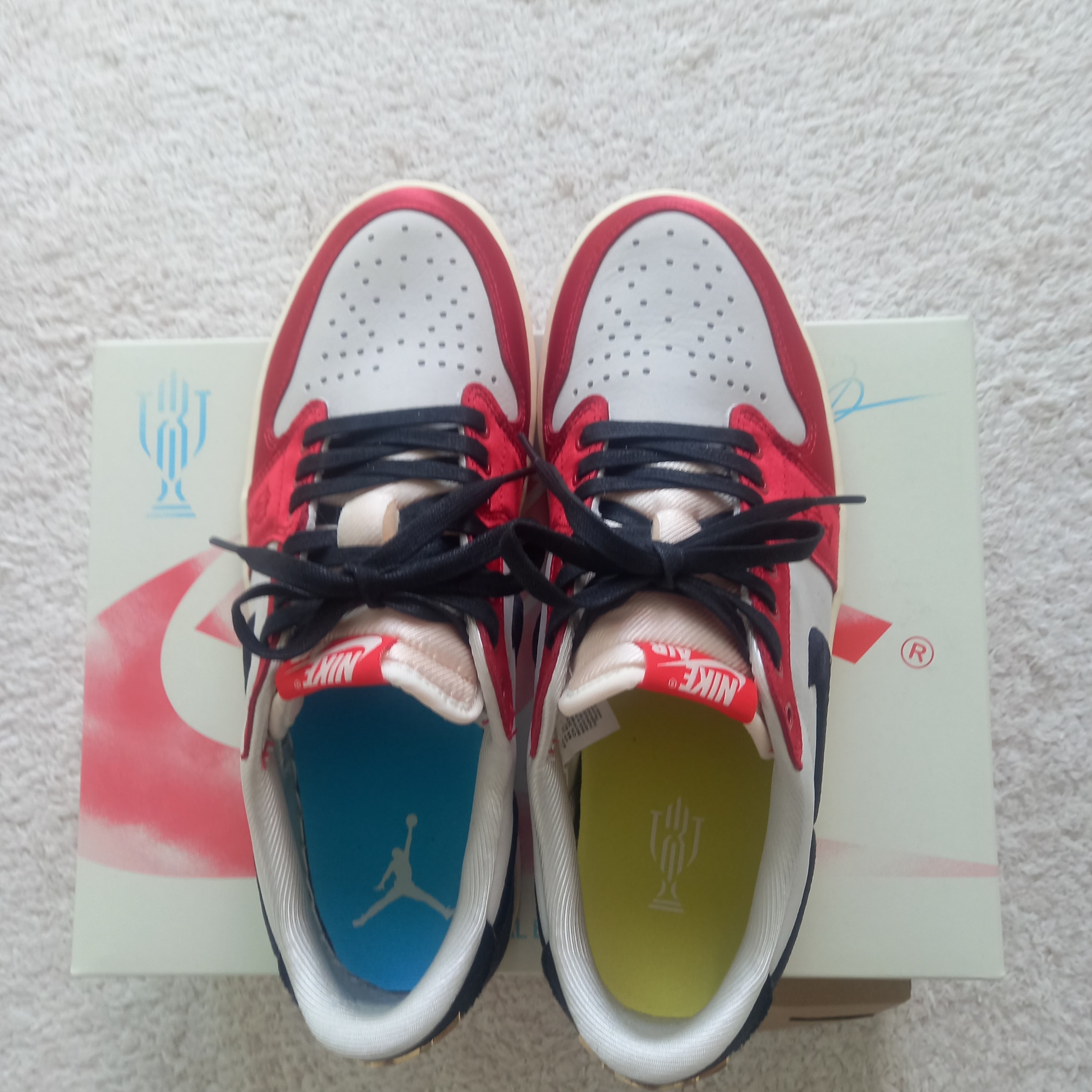 Jordan 1 x Trophy Room Retro Low OG SP Sail Varsity Red, Nike Everyday Cushioned Training Low Socks White (6 Pack/Korean Ver.) 착용 스타일 - 8