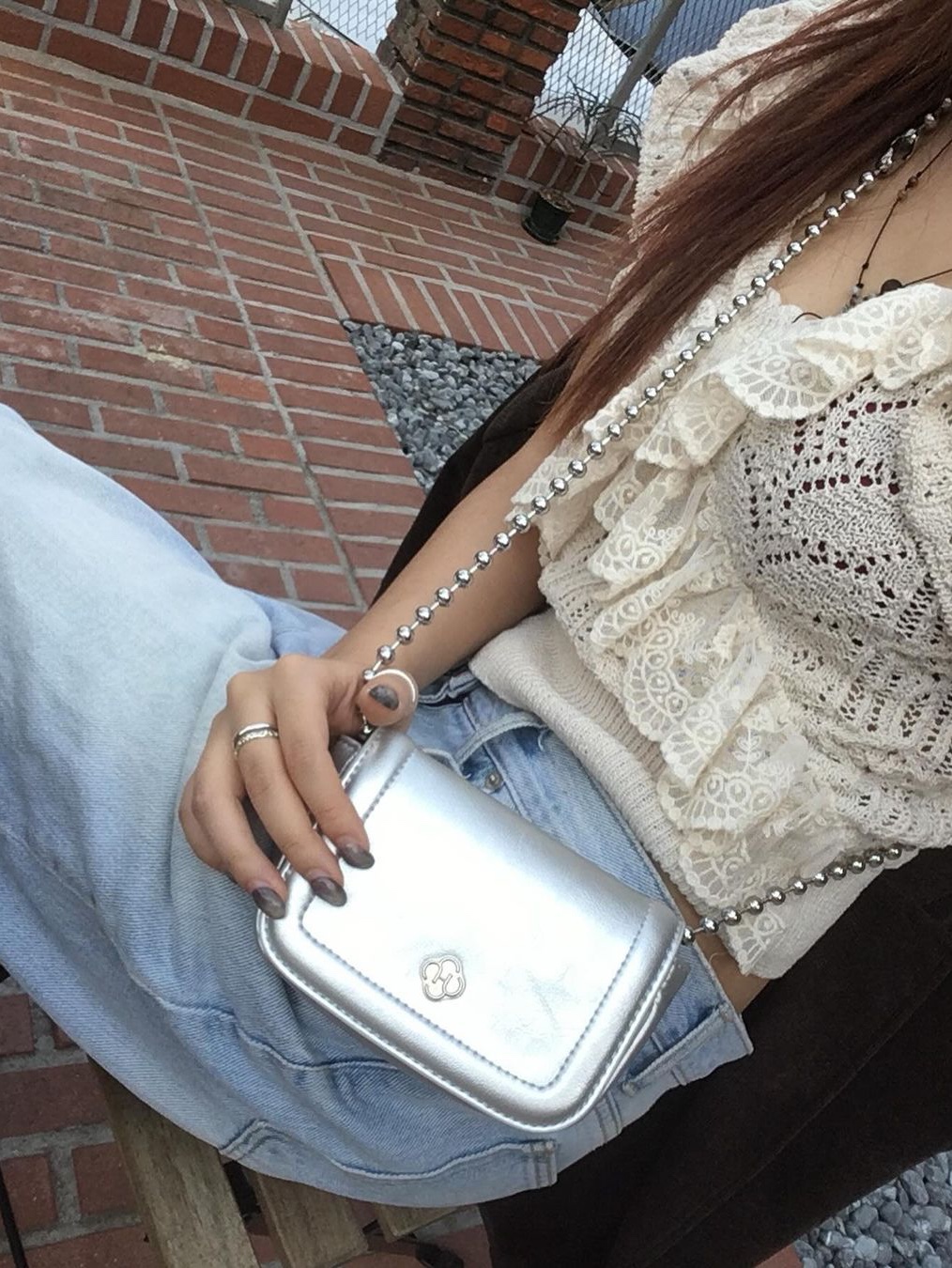 Heeari Women Poppy Chain Mini Bag Silver, Heeari Women Poppy Chain Mini Bag Ivory 착용 스타일