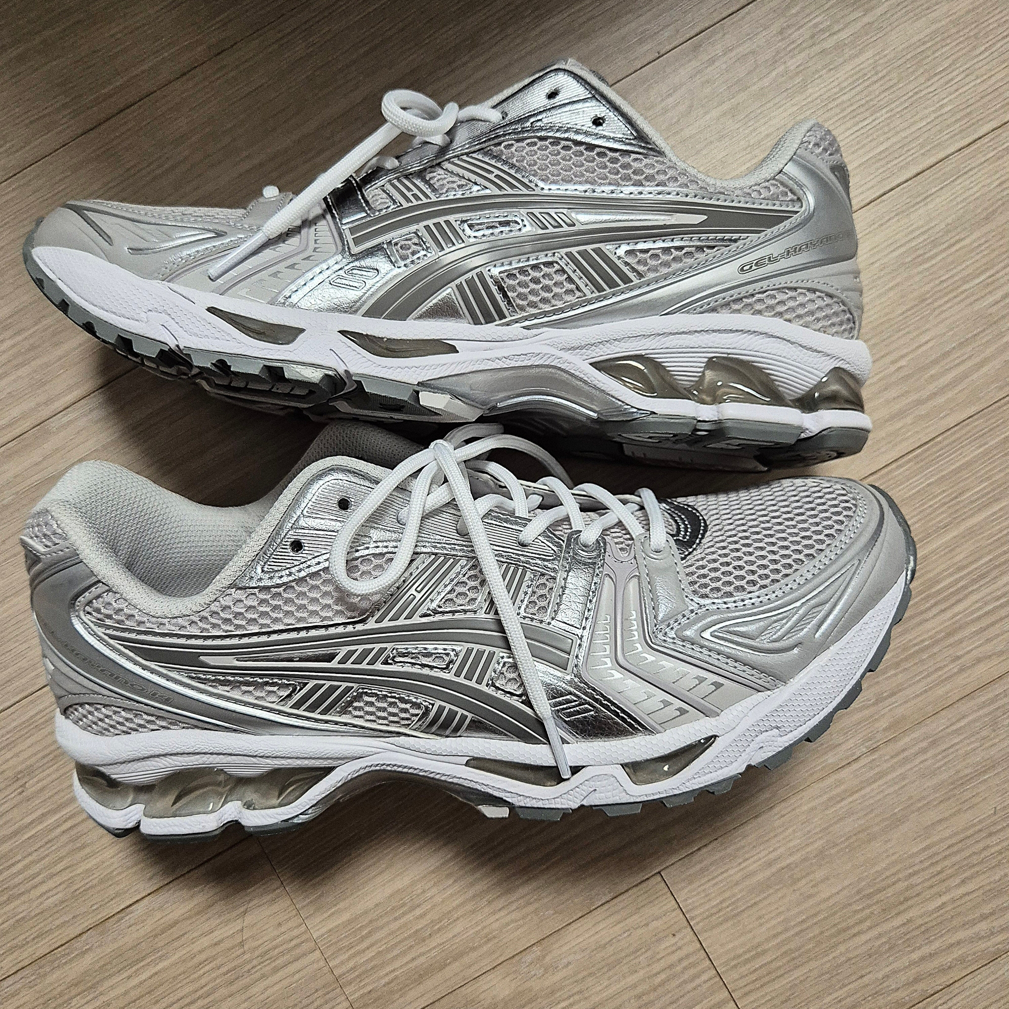 (W) Asics Gel-Kayano 14 Cloud Grey Clay Grey 착용 스타일