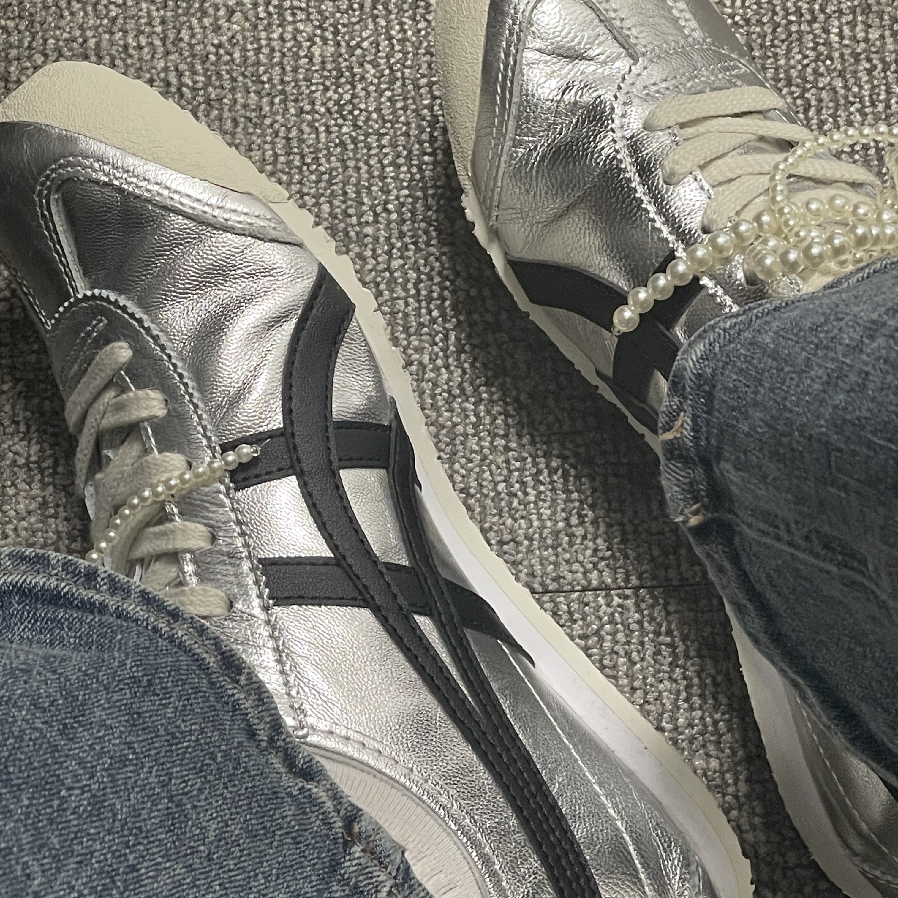 Onitsuka Tiger Mexico 66 Pure Silver Black 착용 스타일 - 2