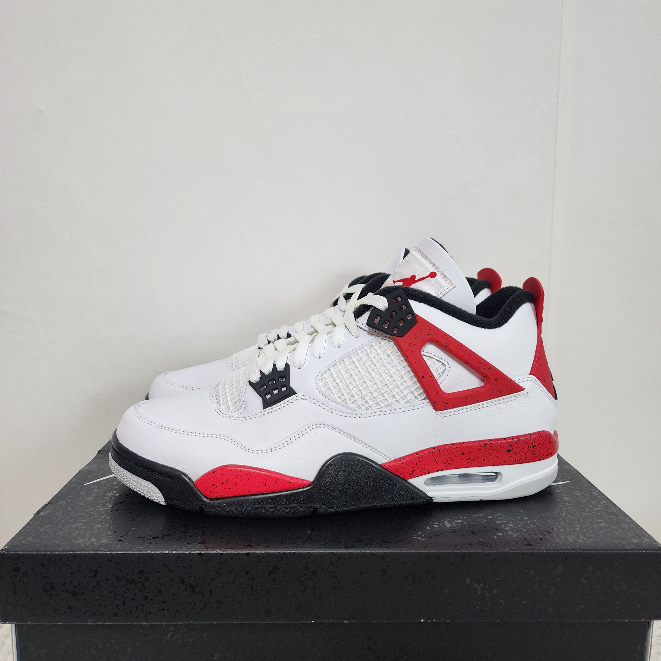 Jordan 4 Retro Red Cement 착용 스타일 - 2