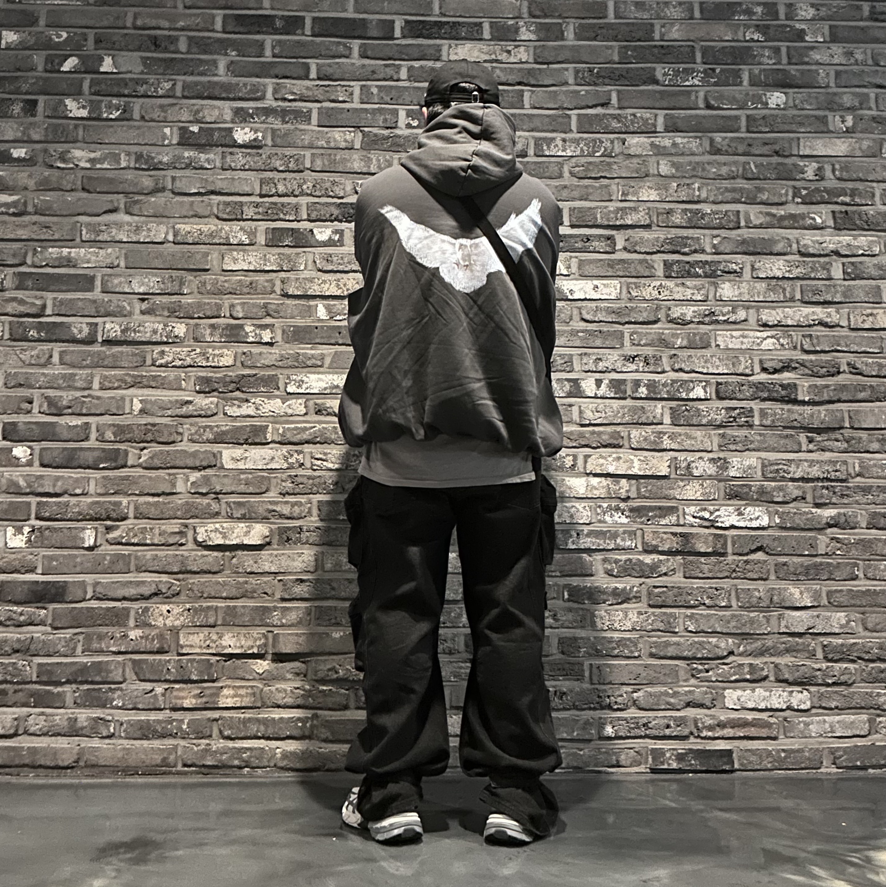 Stussy SS Link 9Twenty Cap Black, Yeezy Gap Engineered By Balenciaga Dove Hoodie Black 착용 스타일 - 2