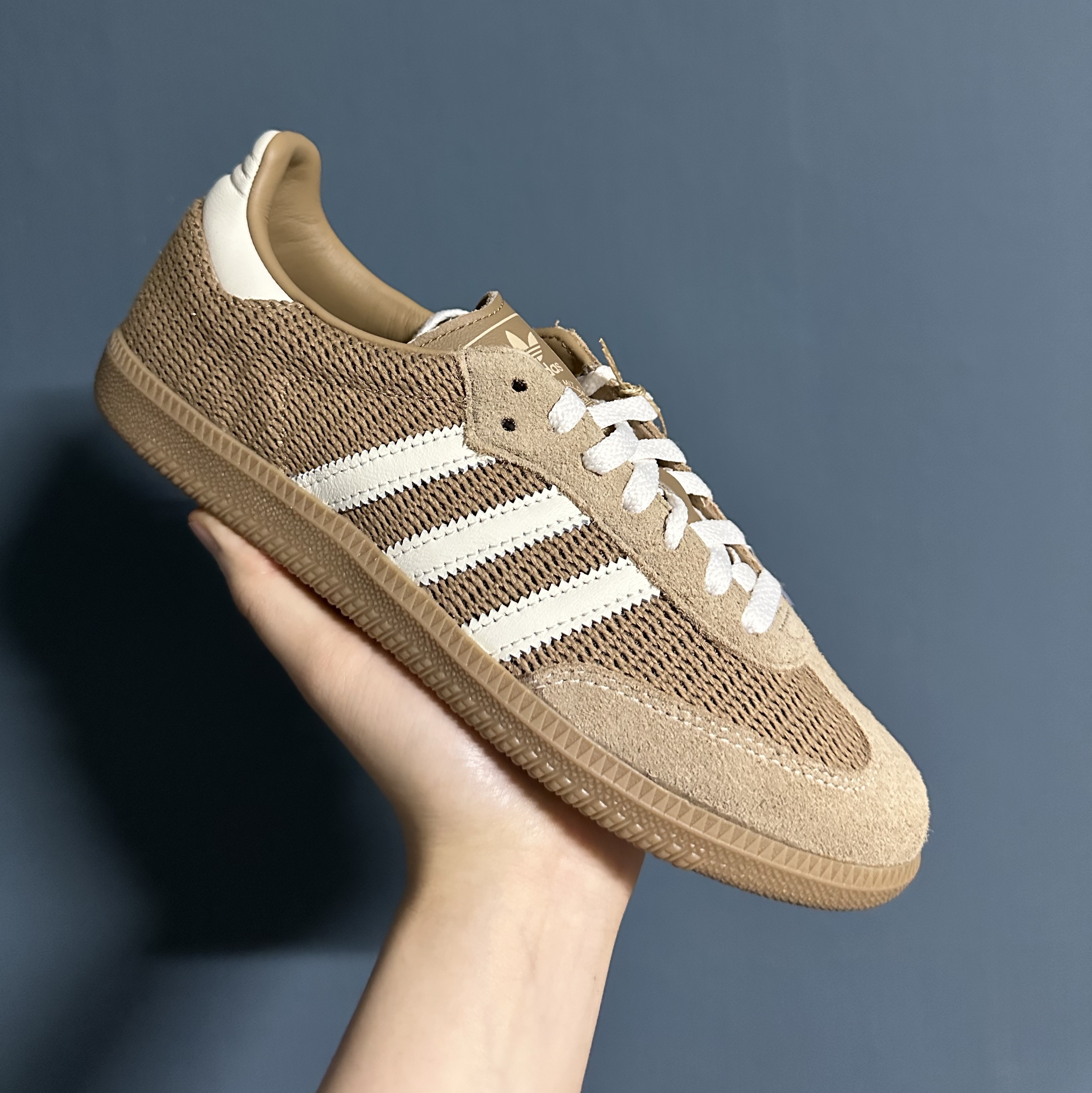 Adidas Samba OG Cardboard Chalk White 착용 스타일