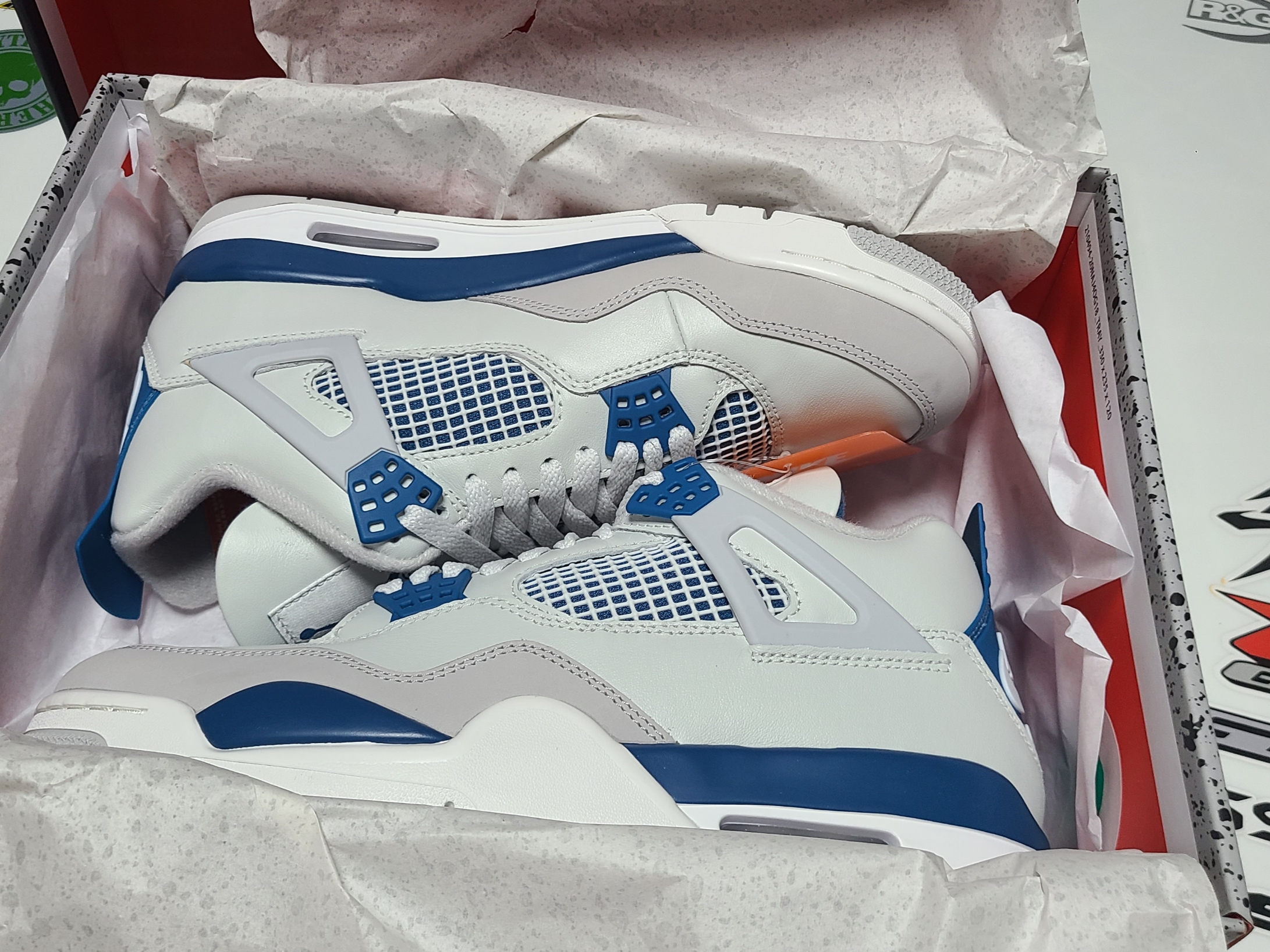 Jordan 4 Retro Industrial Blue 착용 스타일