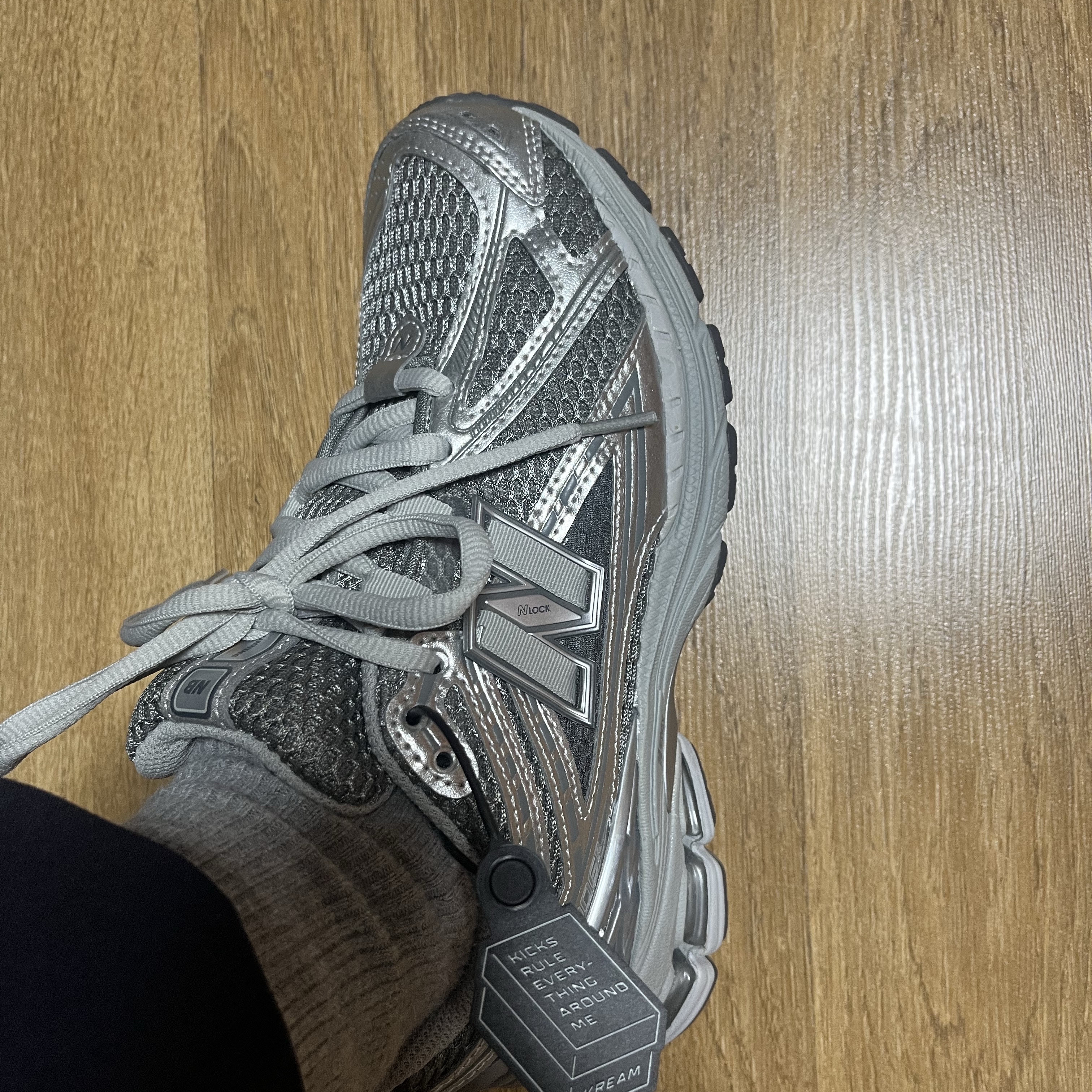 New Balance 1906R Harbor Grey Silver Metalic 착용 스타일