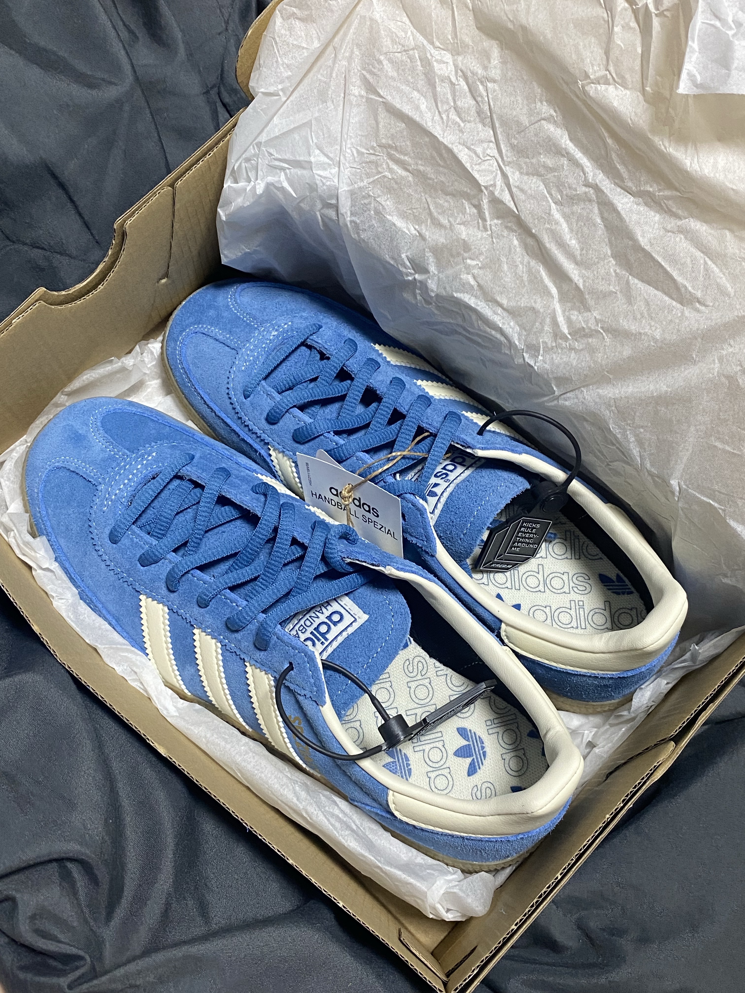 Adidas Spezial Handball Core Blue Cream White 착용 스타일