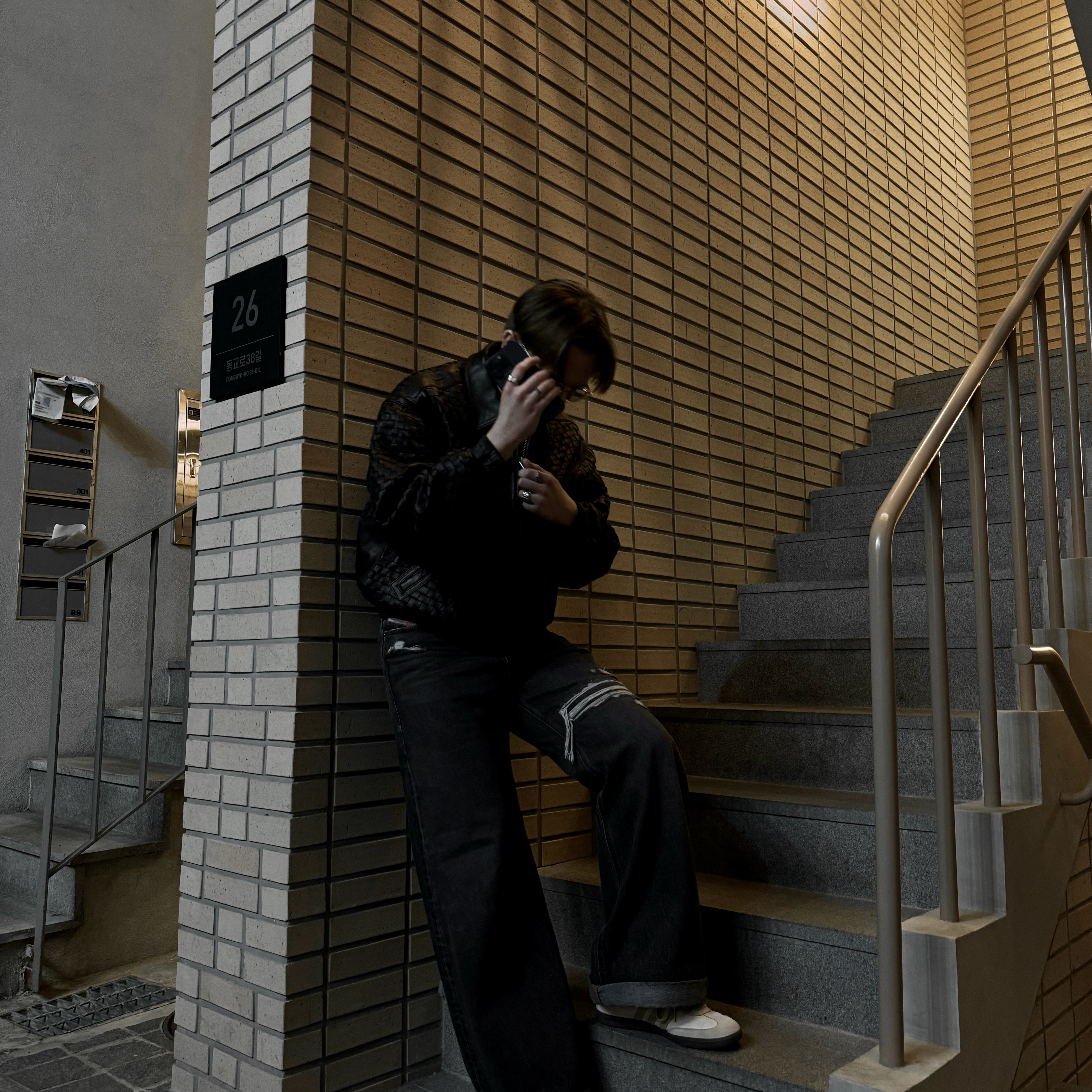 Supreme Woven Leather Varsity Jacket Black - 23FW, Adidas x Wales Bonner Samba Brown Ecru Tint 착용 스타일 - 2