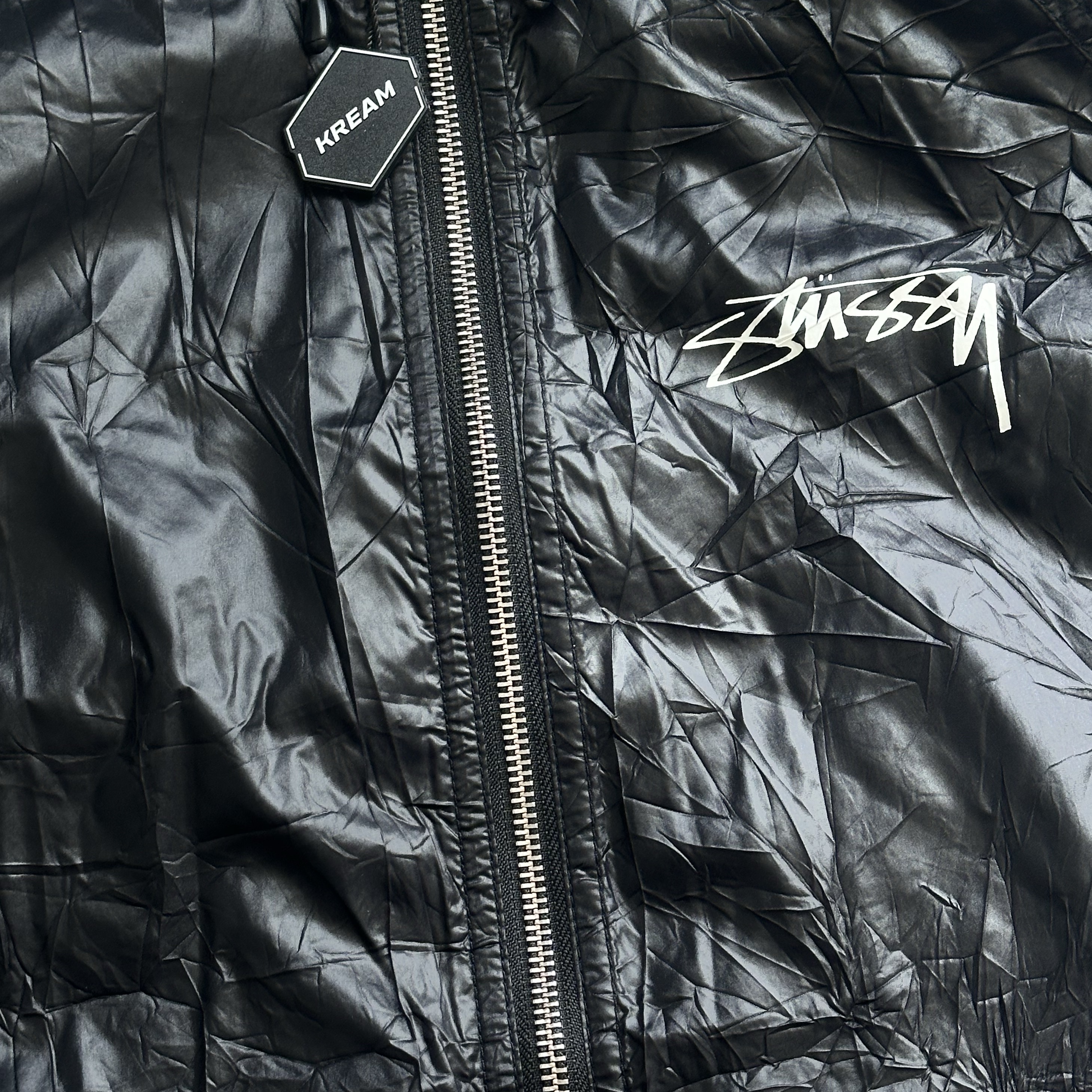 Stussy Beach Shell Wrinkled Nylon Jacket Black 착용 스타일