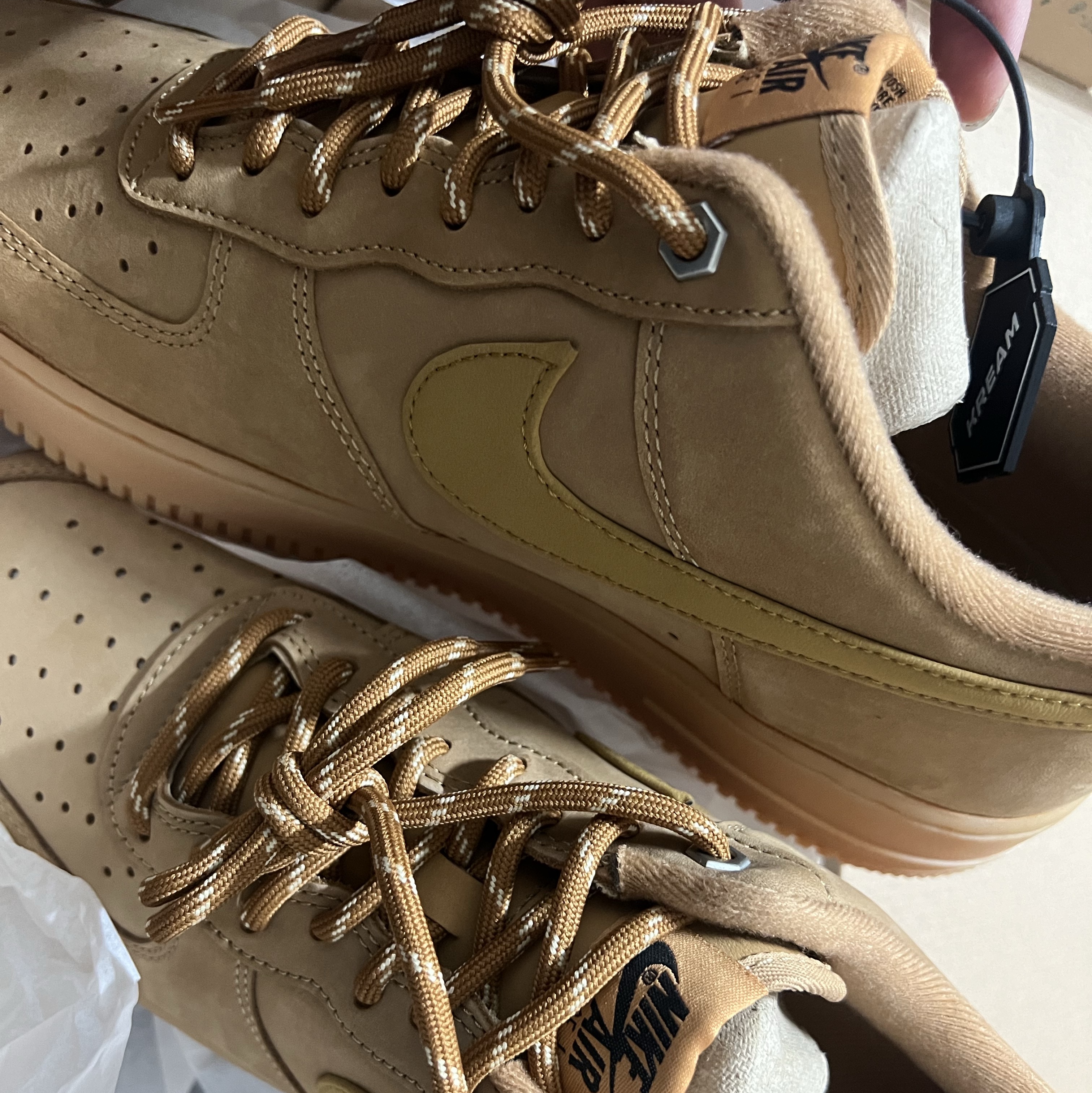Nike Air Force 1 '07 WB Flax 착용 스타일