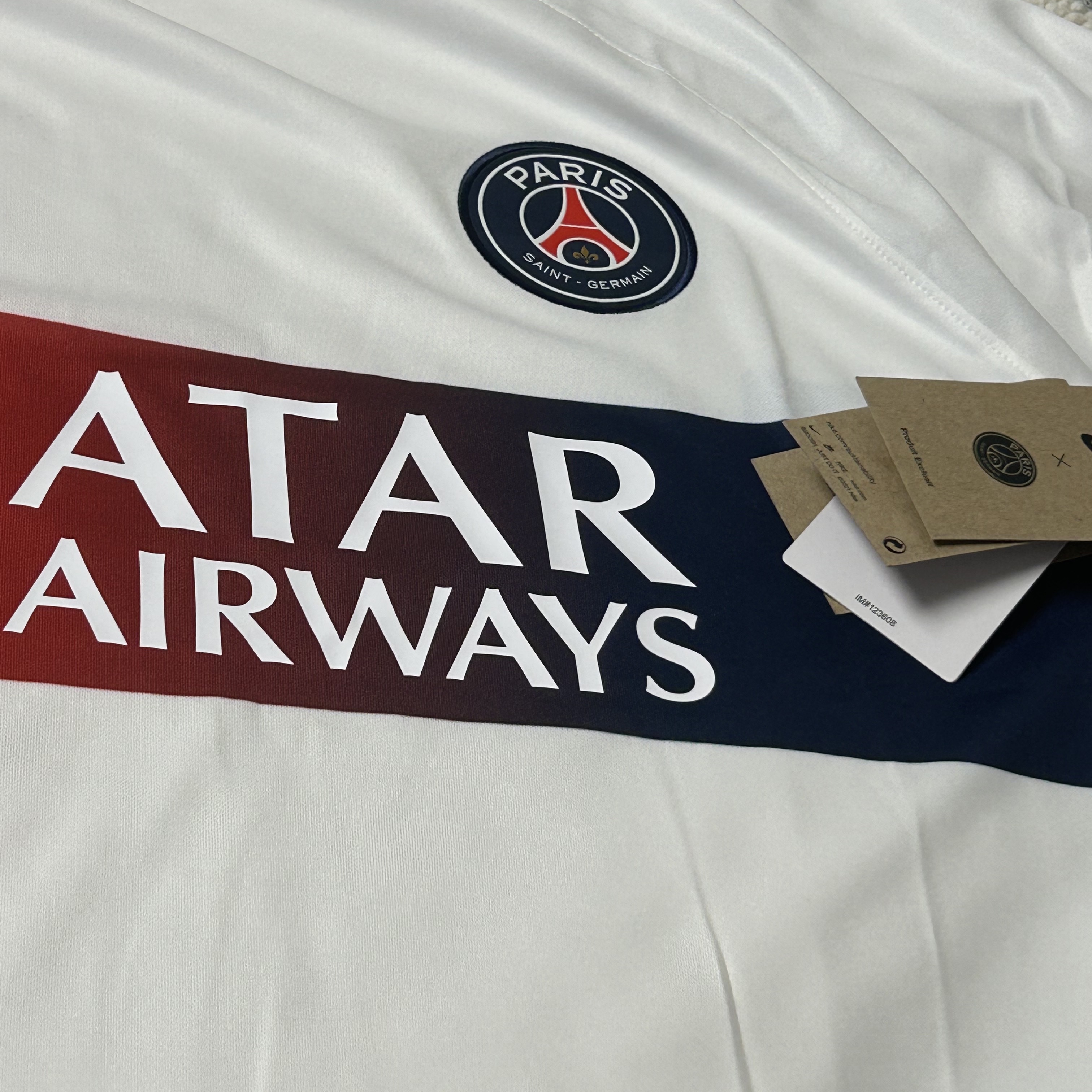 Nike Tiempo Legend 10 Pro TF Hyper Turquoise, Nike Paris Saint-Germain 2023/24 Dri-Fit Stadium Away Jersey White Midnight Navy (Non Marking Ver.) 착용 스타일 - 2