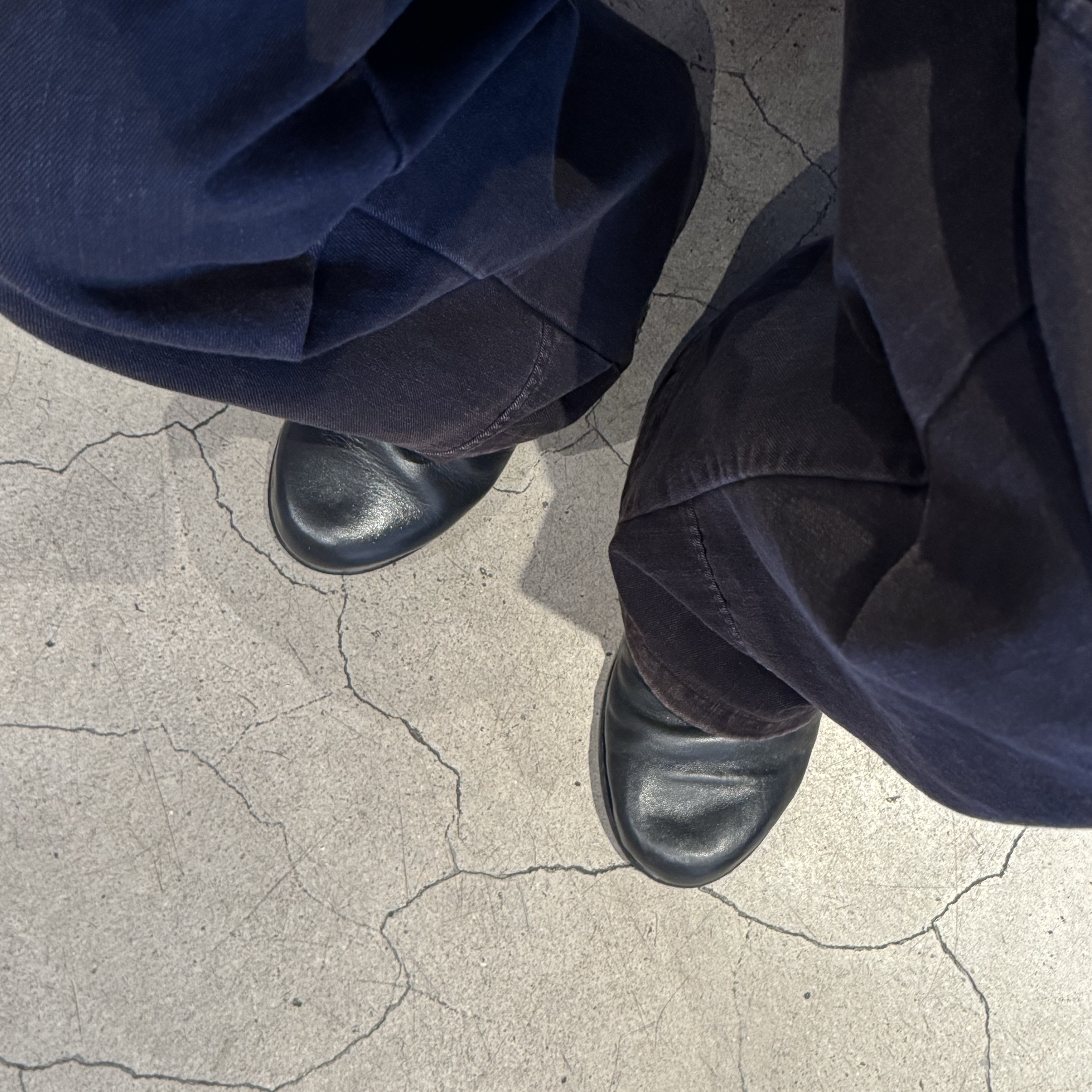 Hatchingroom Mil Pants Washed Black 착용 스타일 - 2