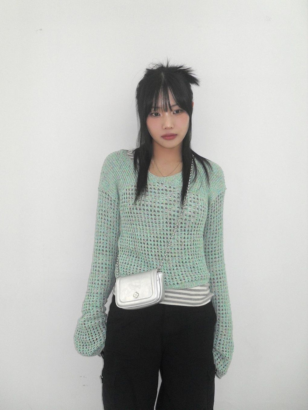 Heeari Women Poppy Chain Mini Bag Ivory, Heeari Women Poppy Chain Mini Bag Silver 착용 스타일