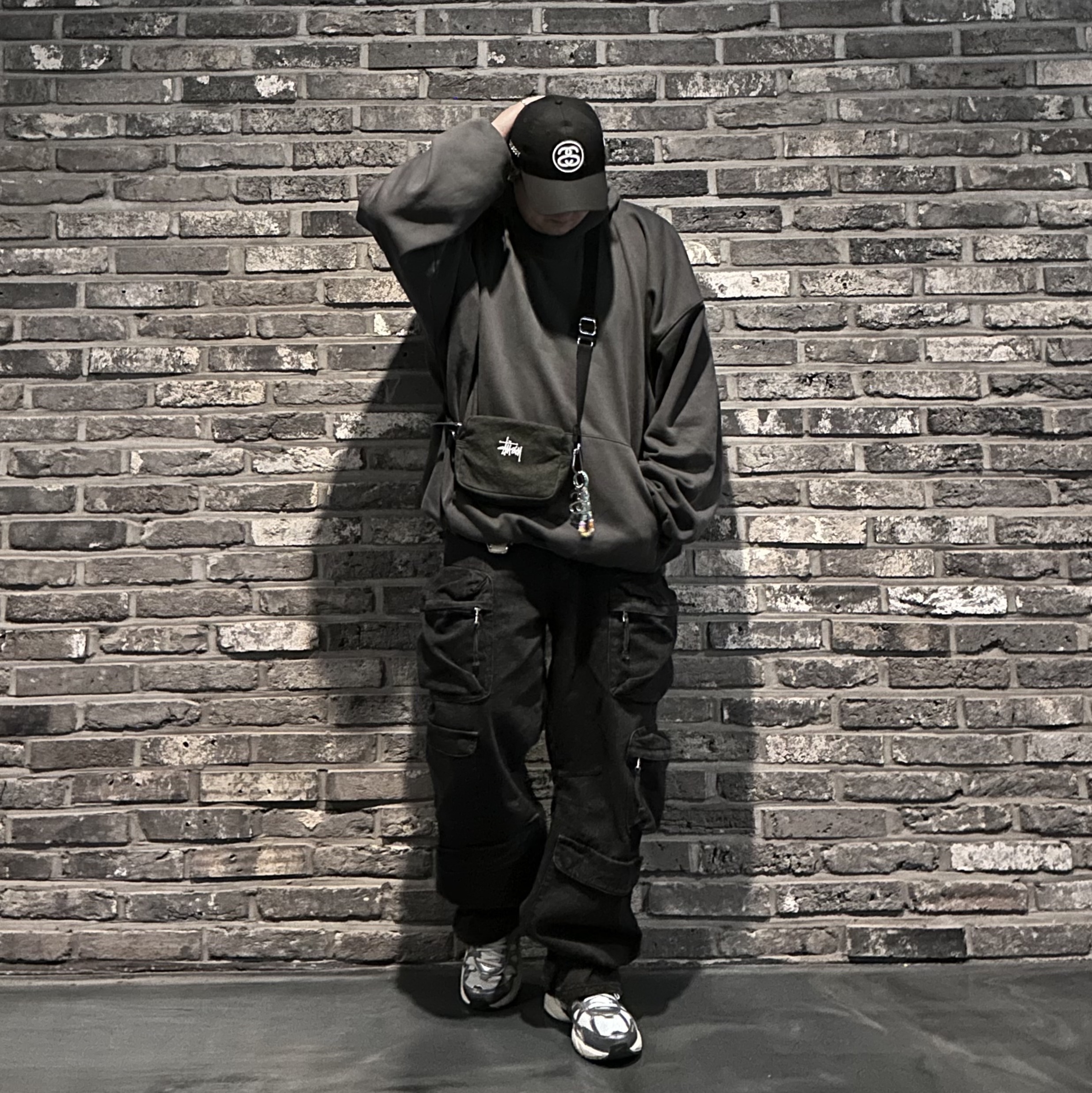 Stussy SS Link 9Twenty Cap Black, Yeezy Gap Engineered By Balenciaga Dove Hoodie Black 착용 스타일 - 1