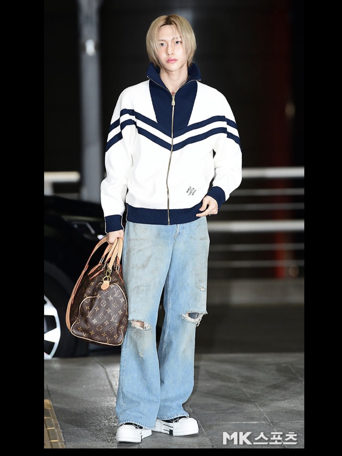 Converse x Drkshdw DBL Drkstar Chuck 70 Hi Black, Acne Studios Loose Fit Jeans 2021M Mid blue 착용 스타일