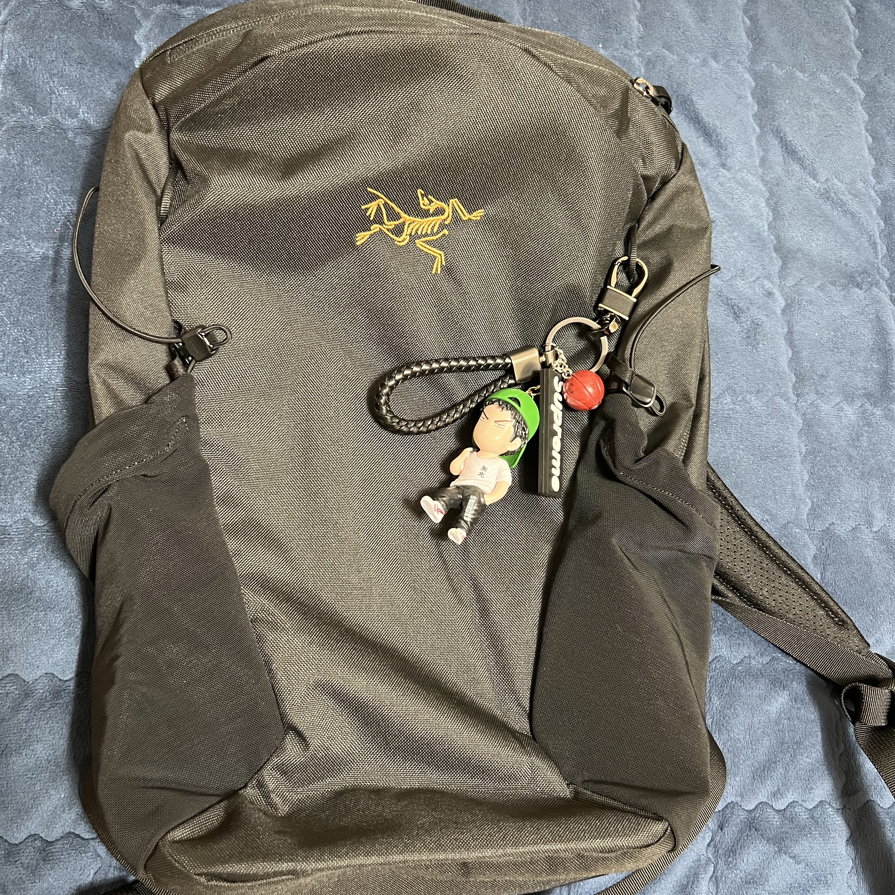 Arc'teryx Mantis 16 Backpack Black 착용 스타일