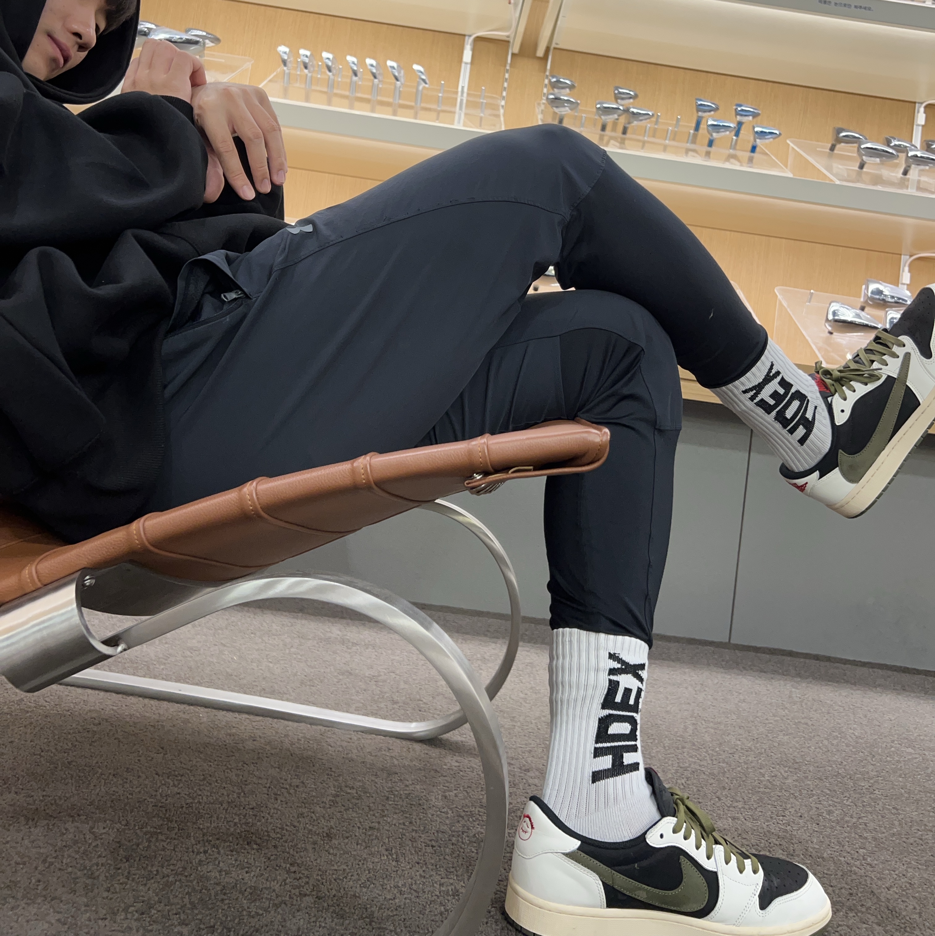 Undermycar Mu.09 Anti Fxxking Logo Play Oversized Hoodie Black, (W) Jordan 1 x Travis Scott Retro Low OG SP Medium Olive 착용 스타일