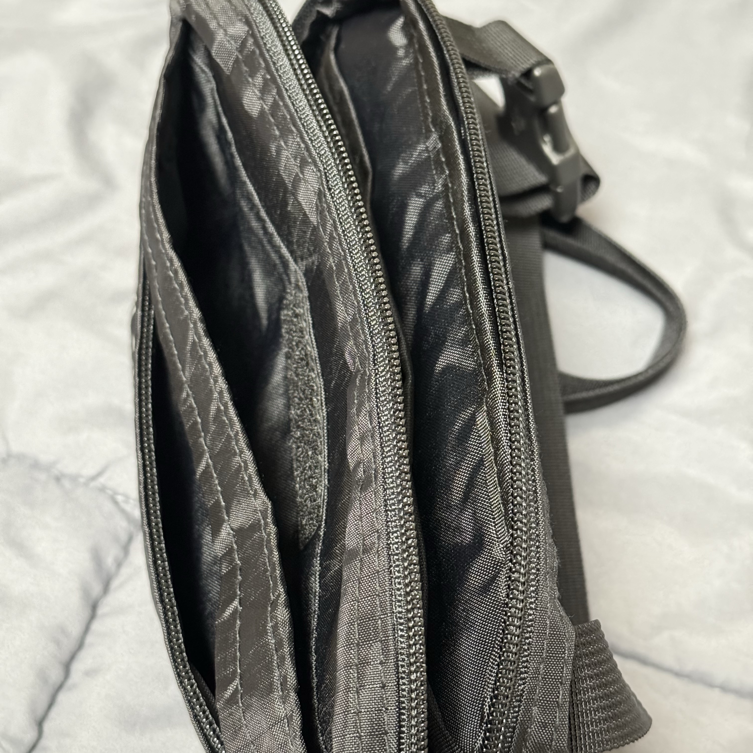 Supreme Shoulder Bag Black - 18FW 착용 스타일 - 2