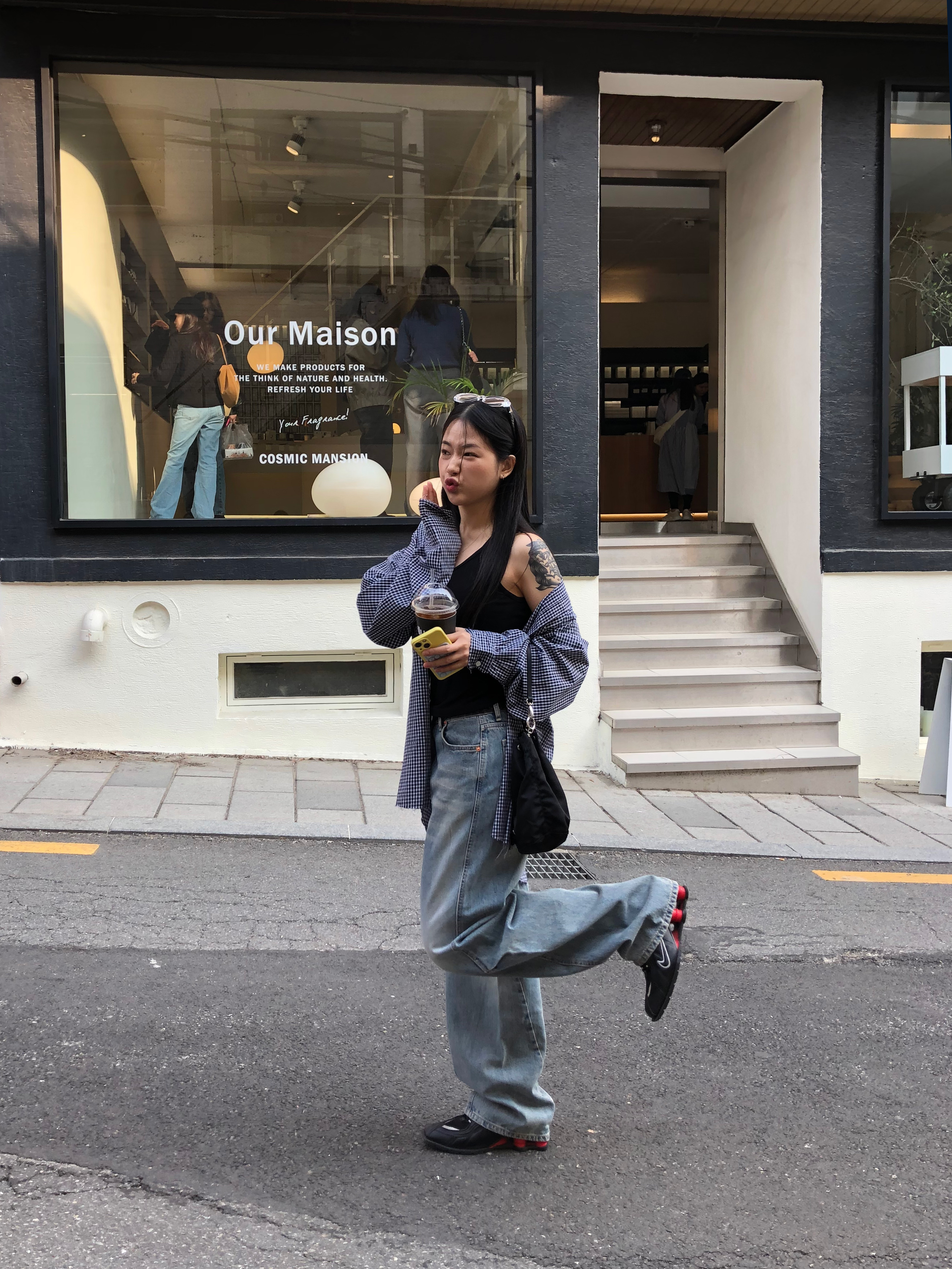 Nike x Martine Rose Shox MR4 Black, Prada Re-Nylon Drawstring Pouch Black 착용 스타일 - 3