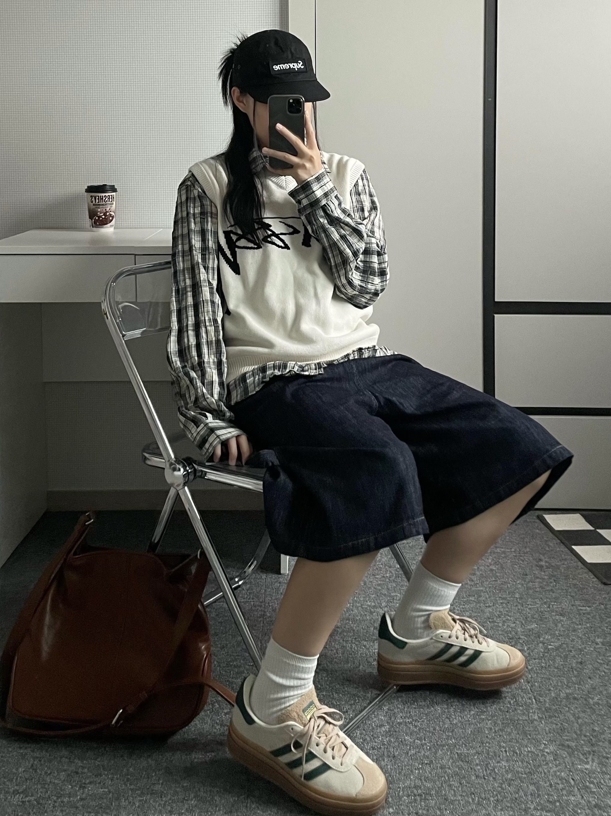 Stussy Sweater Vest Natural, (W) Adidas Gazelle Bold Cream White Collegiate Green 착용 스타일 - 2