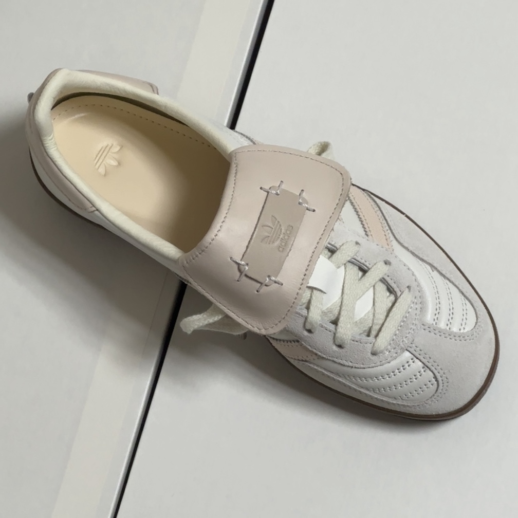 Adidas x Foot Industry Gazelle Indoor Off White Sand Strata 착용 스타일 - 4