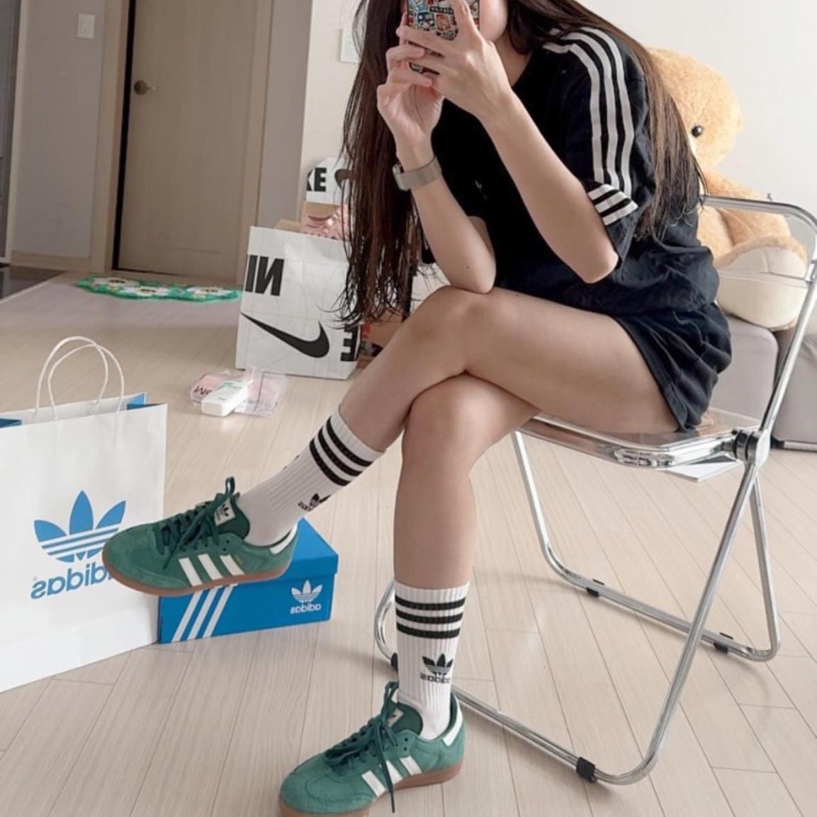 아디다스 삼바 OG 컬리지에이트 그린 착용 스타일 - 3