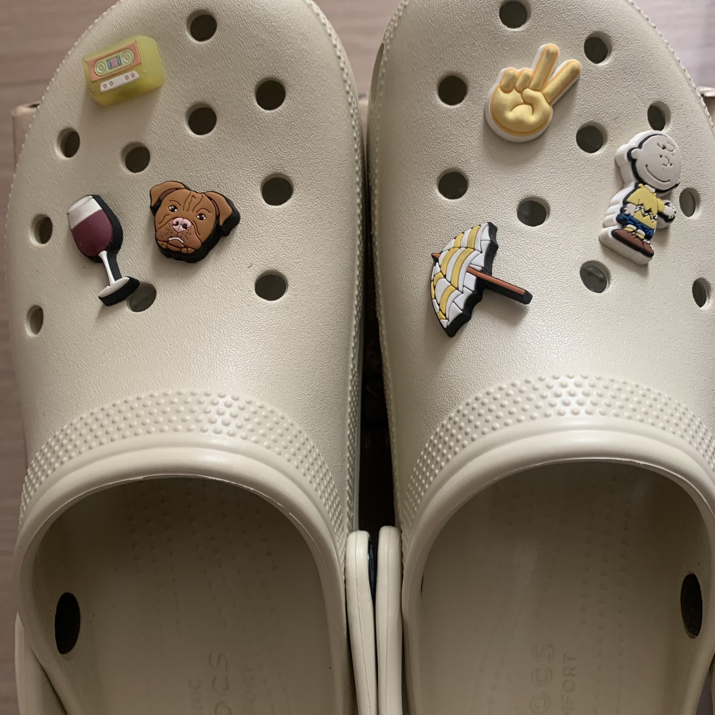 (W) Crocs Classic Platform Clog Bone 착용 스타일