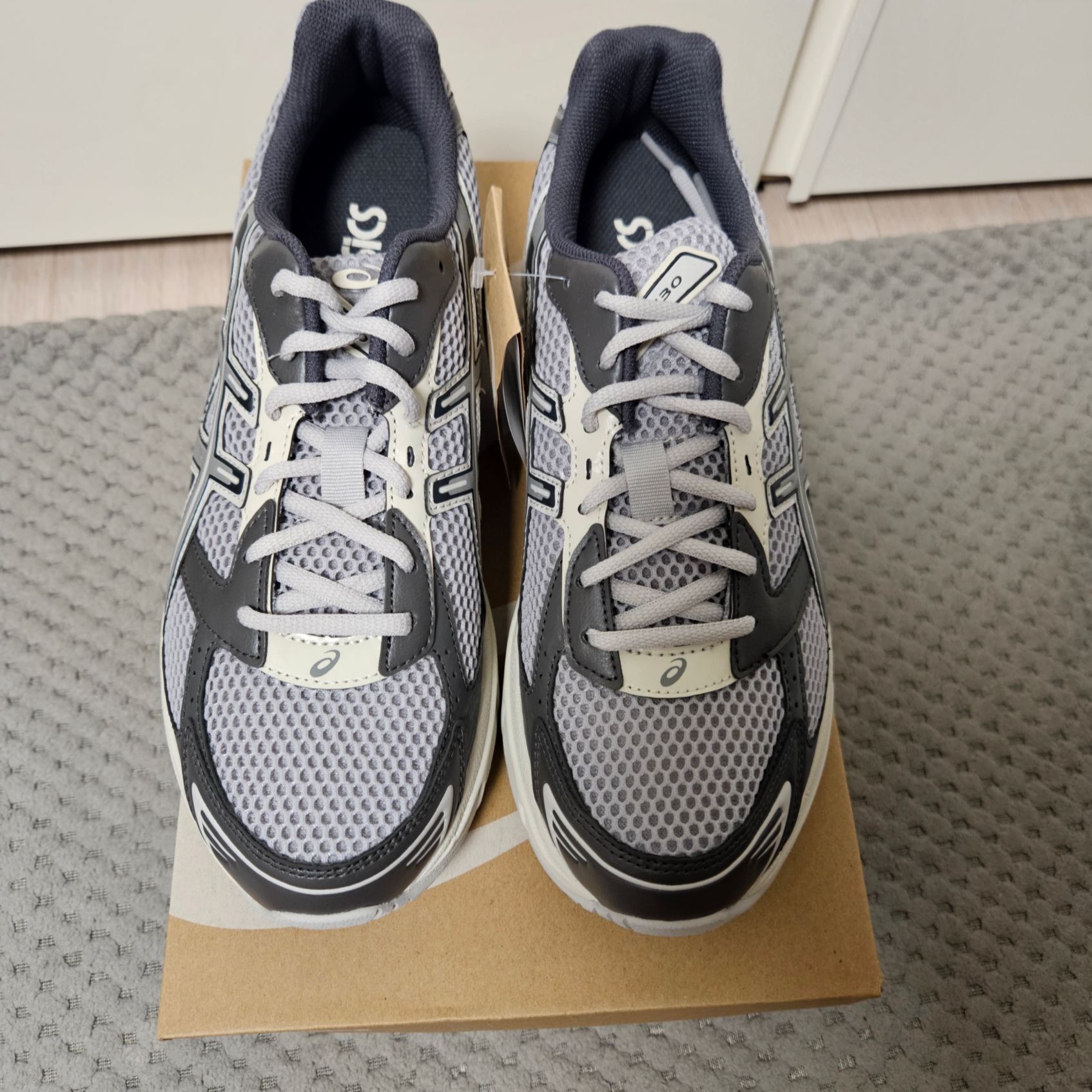Asics Gel-1130 Oyster Grey Clay Grey 착용 스타일 - 1